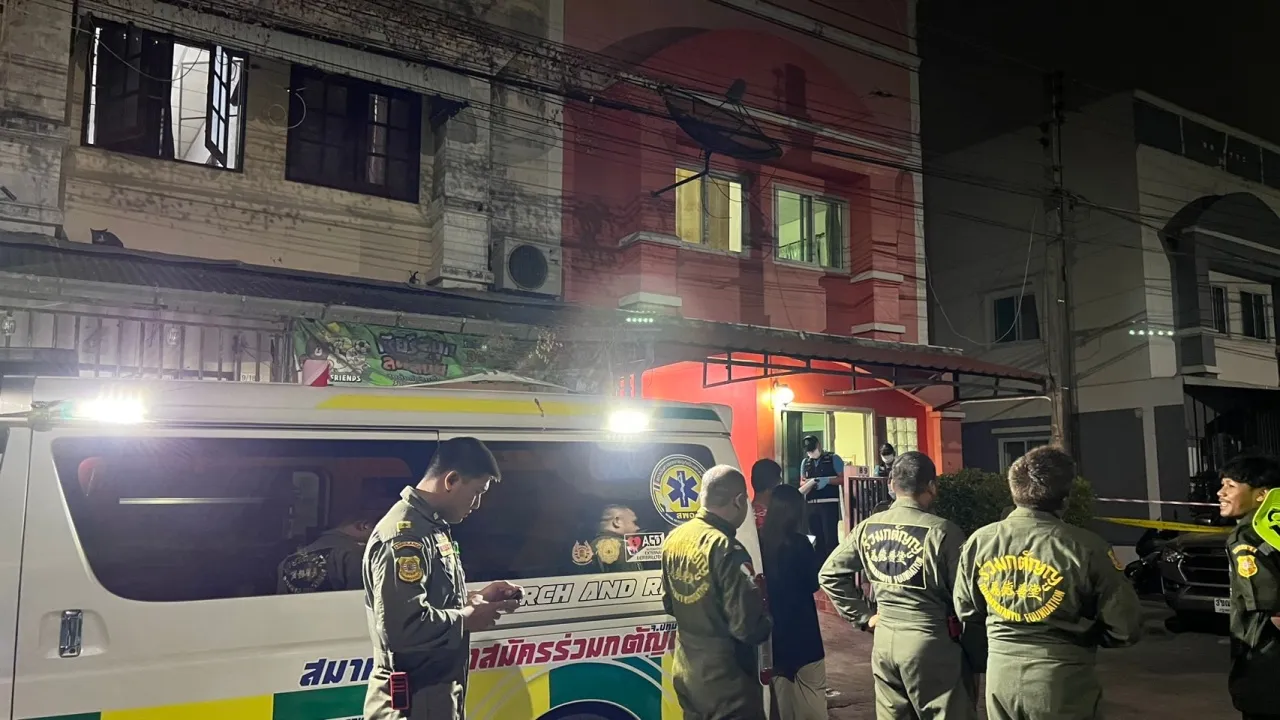 หนุ่มพังประตูเพื่อนบ้าน บุกเข้าไปรัวยิง ก่อนกลับไปจบชีวิตตัวเอง