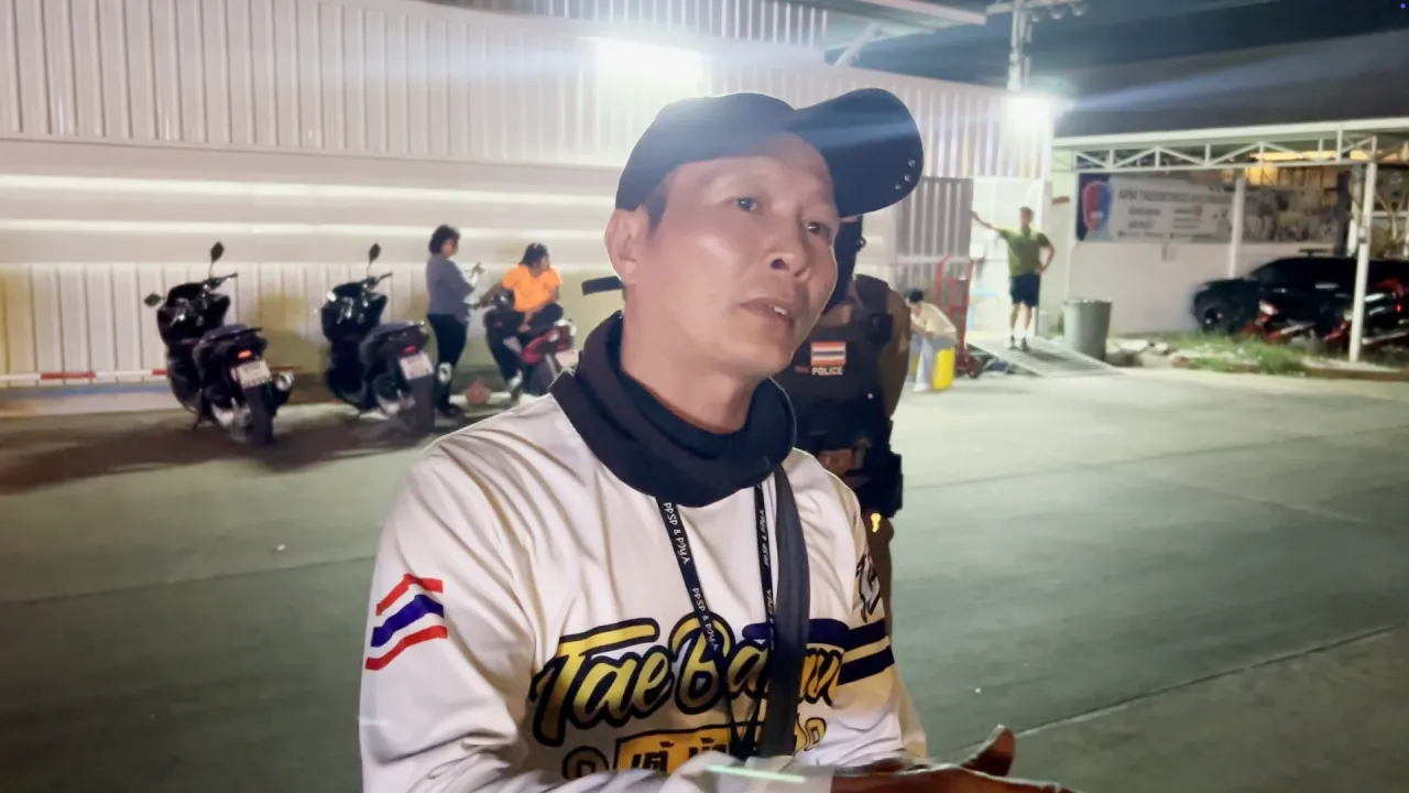 ระทึก หนุ่มเพิ่งนำรถไปซ่อม ตั้งใจรับครอบครัวมาร้านหมูกระทะ ไม่ถึง 5 นาทีวอดทั้งคัน