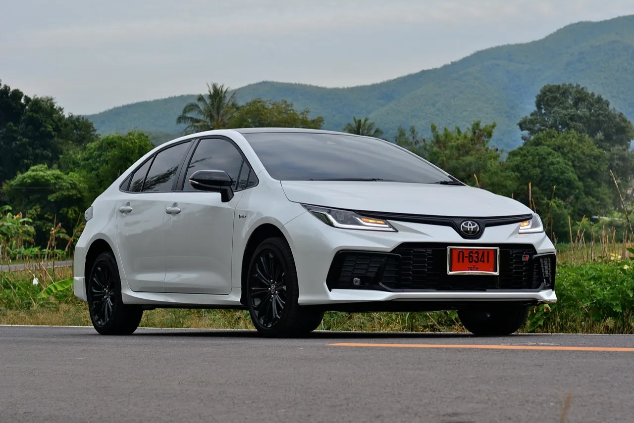 ขับดีเกินราคา! ทดสอบ TOYOTA COROLLA ALTIS HEV GR SPORT รุ่นปรับโฉม 