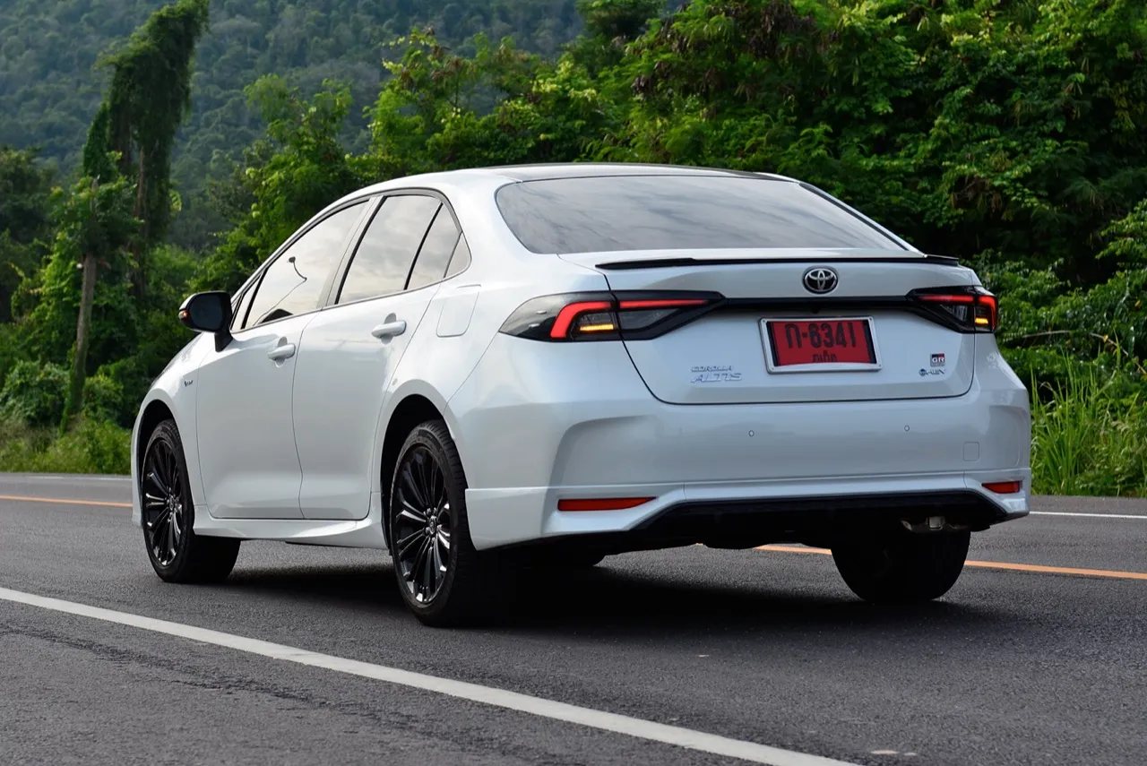 ขับดีเกินราคา! ทดสอบ TOYOTA COROLLA ALTIS HEV GR SPORT รุ่นปรับโฉม 