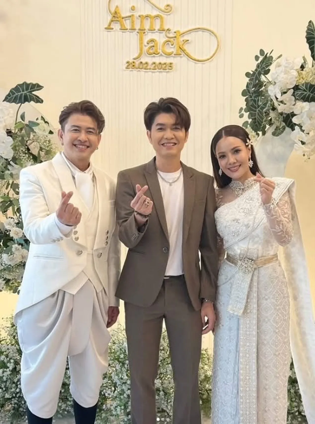 เปิดภาพงานแต่ง แจ๊ค ธนพล ควง เอม รมิดา เข้าวิวาห์ เจ้าสาวสวยออร่ามาก