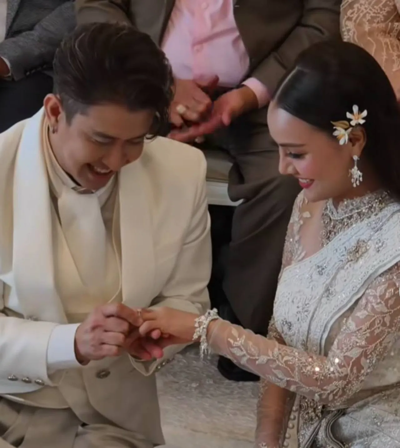 เปิดภาพงานแต่ง แจ๊ค ธนพล ควง เอม รมิดา เข้าวิวาห์ เจ้าสาวสวยออร่ามาก