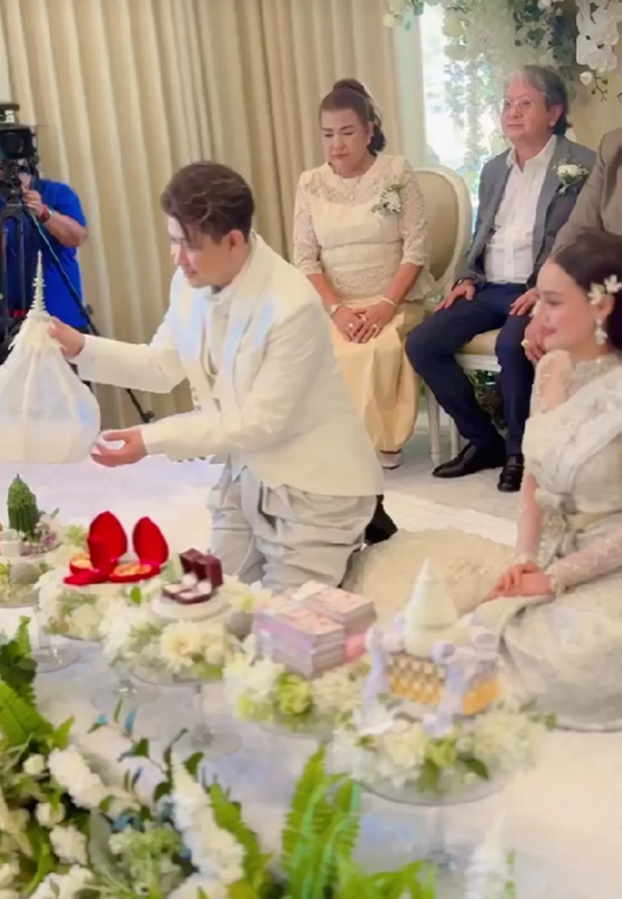 ส่องสินสอด แจ๊ค ธนพล สู่ขอ เอม รมิดา มาเป็นคู่ชีวิต สมฐานะนักร้องดัง