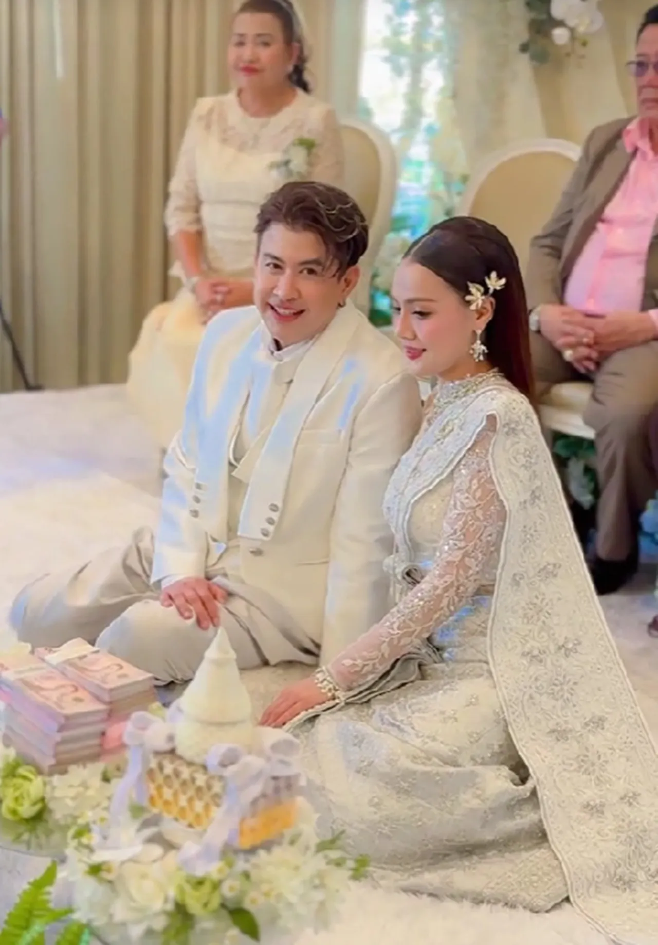 ส่องสินสอด แจ๊ค ธนพล สู่ขอ เอม รมิดา มาเป็นคู่ชีวิต สมฐานะนักร้องดัง