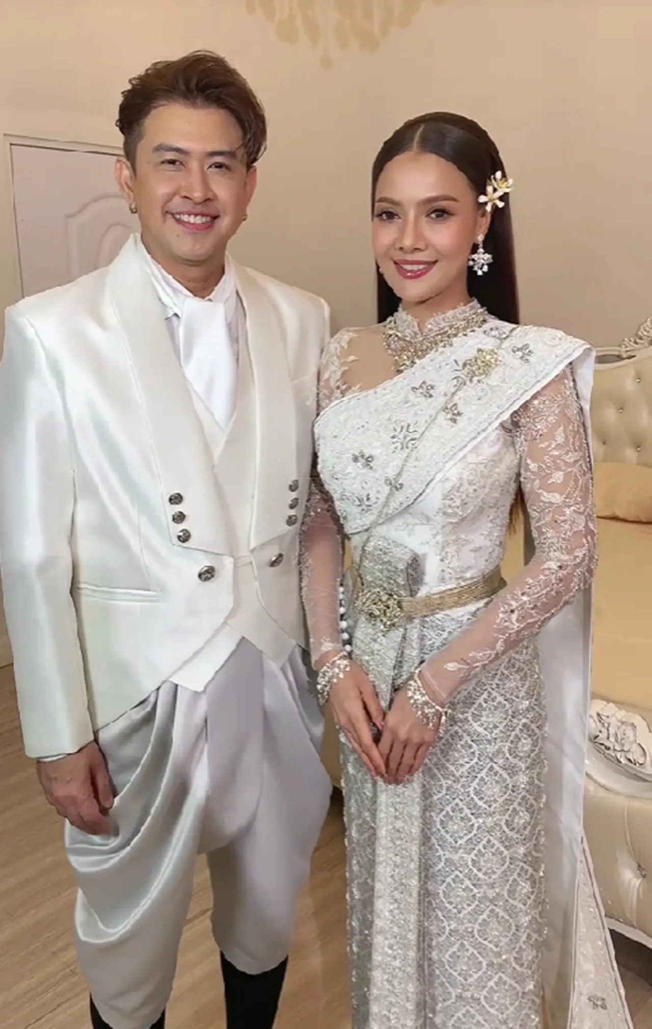 ส่องสินสอด แจ๊ค ธนพล สู่ขอ เอม รมิดา มาเป็นคู่ชีวิต สมฐานะนักร้องดัง