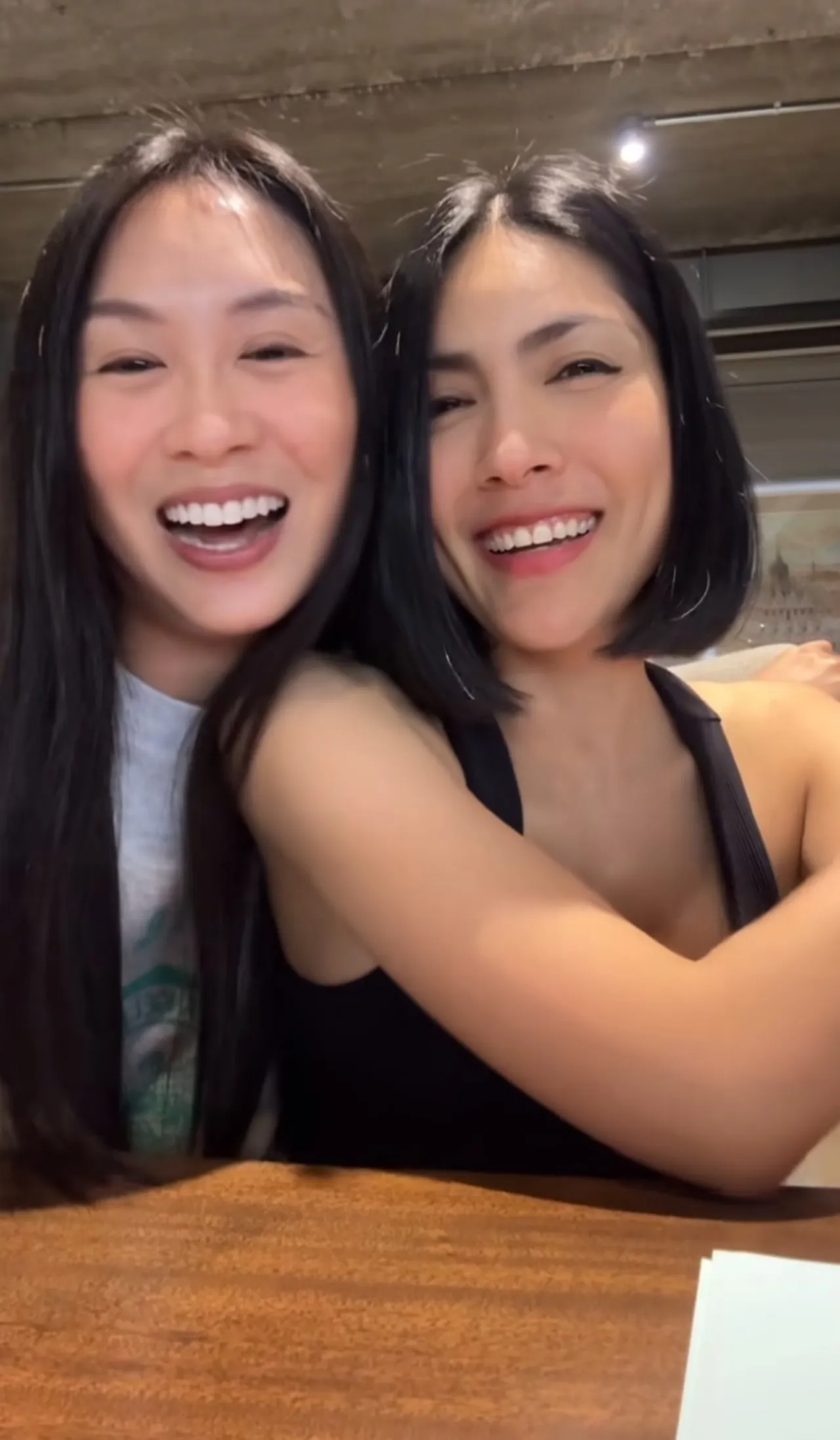 แซน-กระติก อัดคลิปทักทายชาวเน็ต สยบเฟกนิวส์ลั่นไม่ได้หายไปไหน