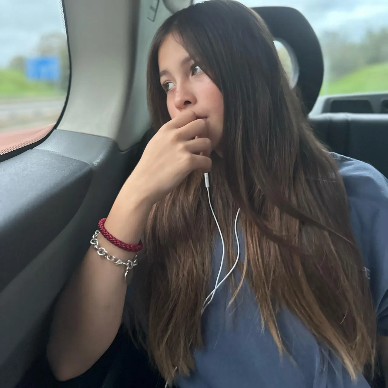 ส่องภาพ น้องไลลา ลูกสาวคนโตของพอลล่า เป็นสาวแล้ว แววตาสวยดูมีเสน่ห์เหมือนแม่