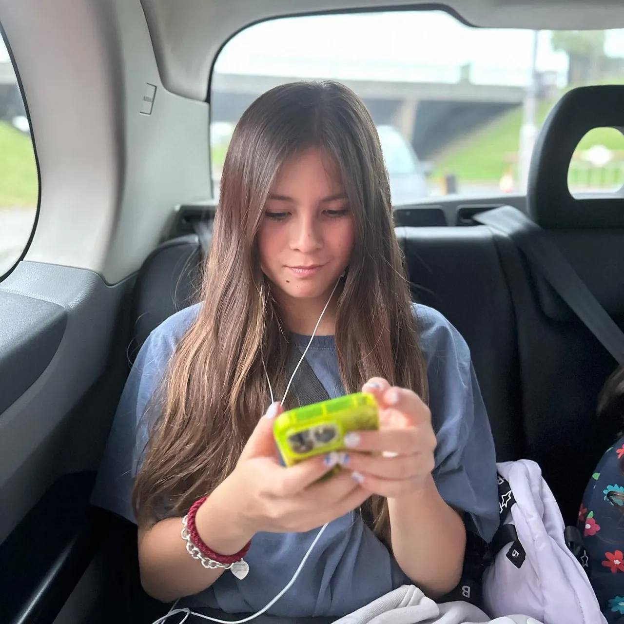 ส่องภาพ น้องไลลา ลูกสาวคนโตของพอลล่า เป็นสาวแล้ว แววตาสวยดูมีเสน่ห์เหมือนแม่