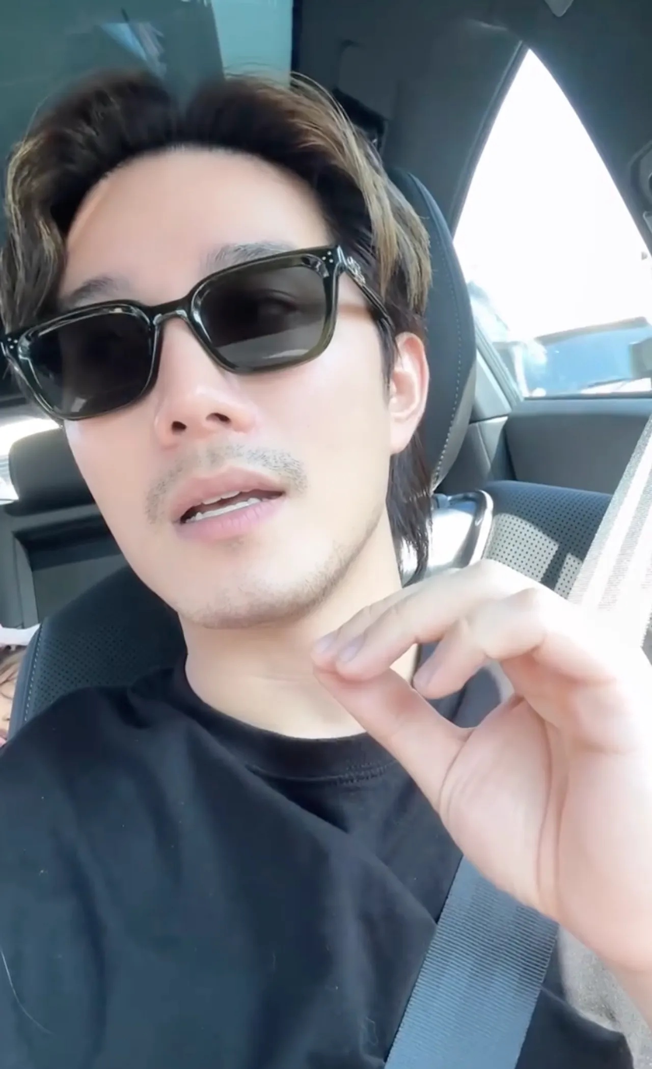 บี้ ธรรศภาคย์ แชร์วิธีเอาตัวรอดจากแผ่นดินไหว เตรียมพร้อมหากเกิดอาฟเตอร์ช็อก (คลิป) 