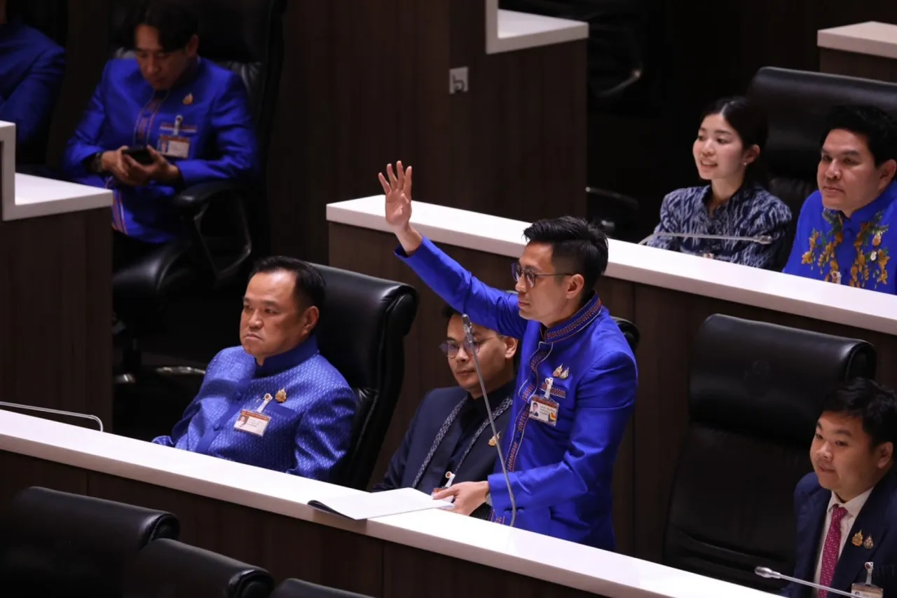 ท่านประธานคะ! เมื่อ ”การประท้วง“ เป็นเครื่องมือสกัดดาวอภิปรายฯ