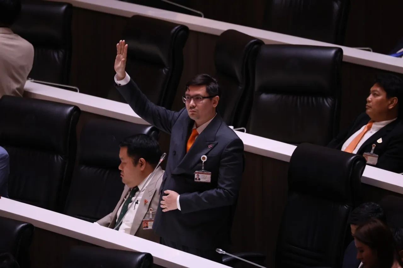 ท่านประธานคะ! เมื่อ ”การประท้วง“ เป็นเครื่องมือสกัดดาวอภิปรายฯ