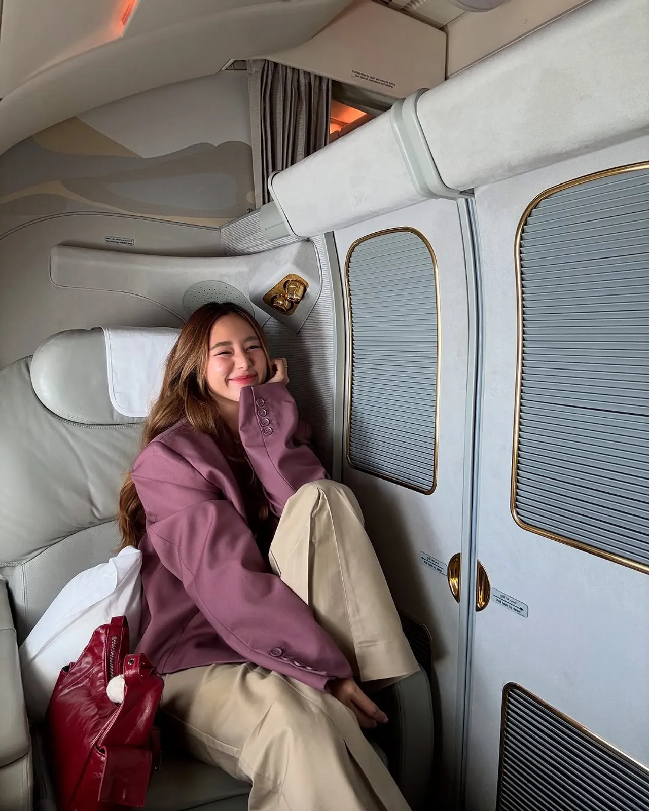 ไมค์-ปุ๊กลุก ทำคลิปรีวิวนั่งเฟิร์สคลาส แต่เห็นดราม่า ใบเฟิร์น ไม่กล้าลง