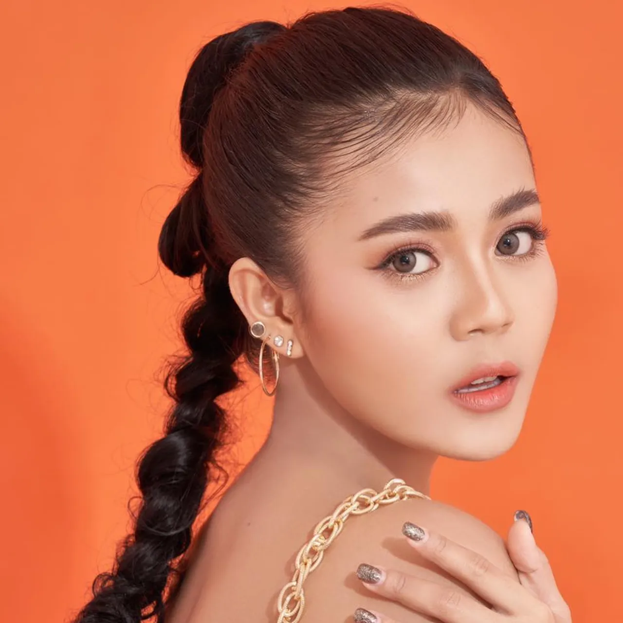 ลำไย ไหทองคำ ไลฟ์แจงดราม่าปม ปุ้ย-บอส แจงคลิปมีจริงแต่ไม่โป๊เปลือย (คลิป)