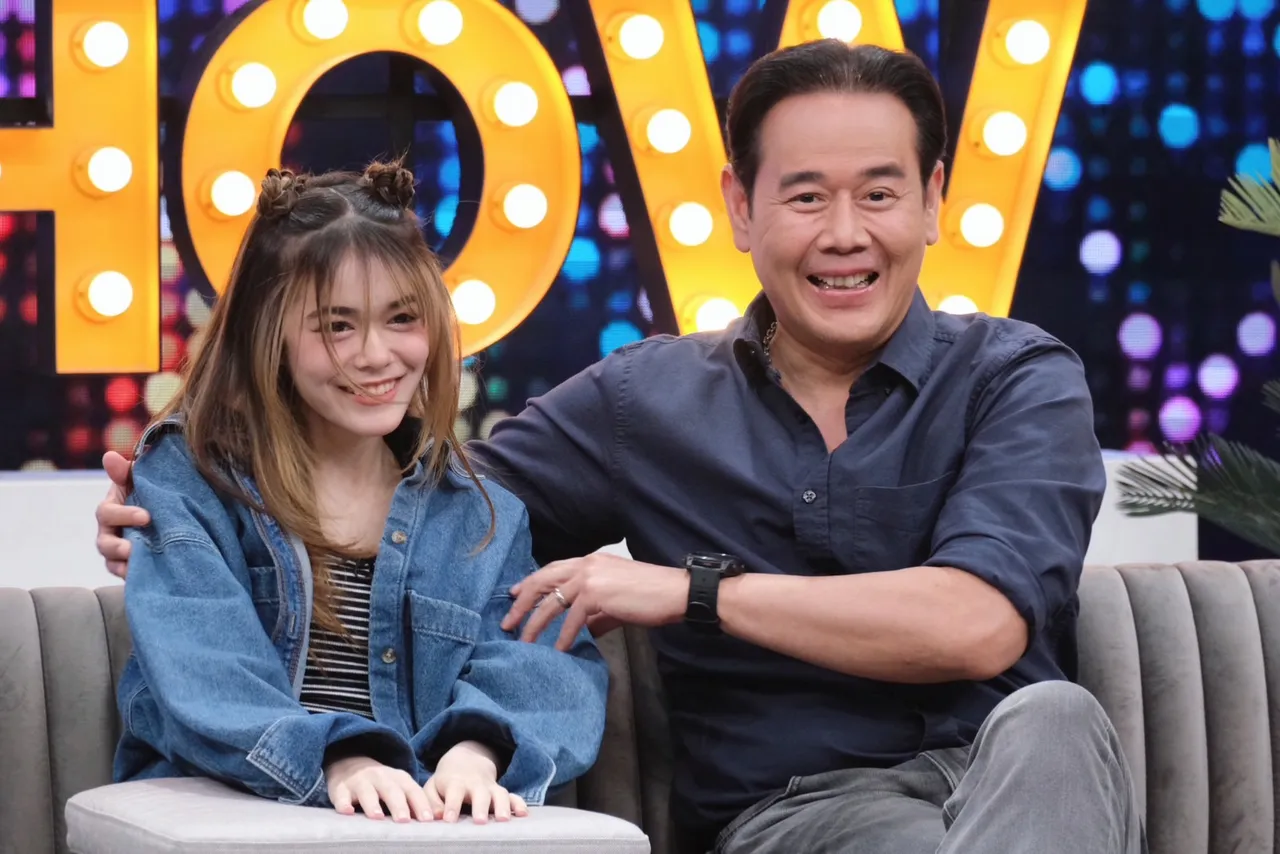 น้องลียา ภูมิใจเป็นศิลปินฝึกหัดค่ายดัง เปิดสาเหตุหวง พ่อเป๊ก ขั้นสุด (คลิป)