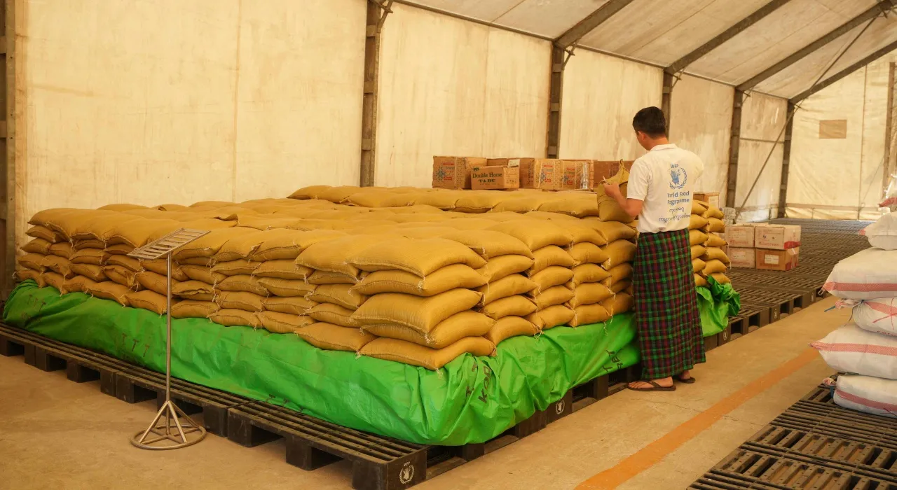 วิกฤติแน่ โครงการอาหารโลกส่งความช่วยเหลือค่ายบรรเทาทุกข์เมียนมารอบสุดท้าย หลังถูกตัดงบ