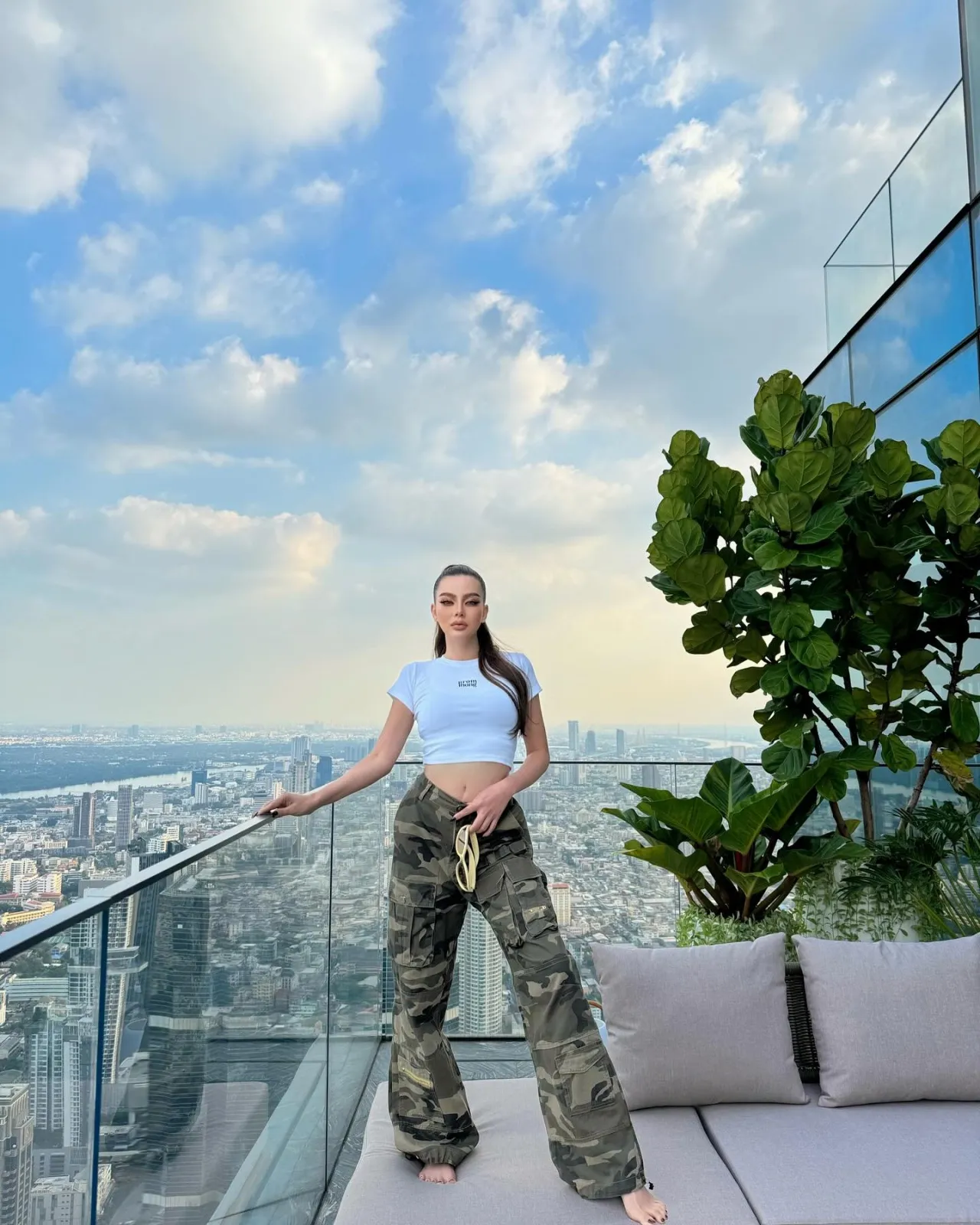 เผยความจริงเพ้นเฮ้าส์ 700 ล้าน ดิว อริสรา เพจดังแฉเพิ่มค้างค่าเช่า 10 ล้าน