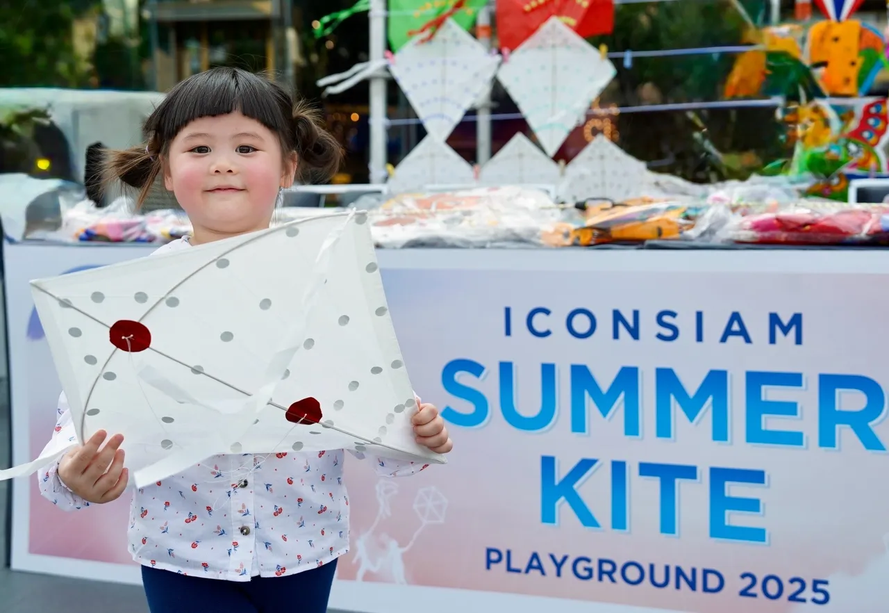 เจ๊เกล แอบิเกล ร่วมสนุก เปิดประสบการณ์เล่นว่าวริมแม่น้ำเจ้าพระยา