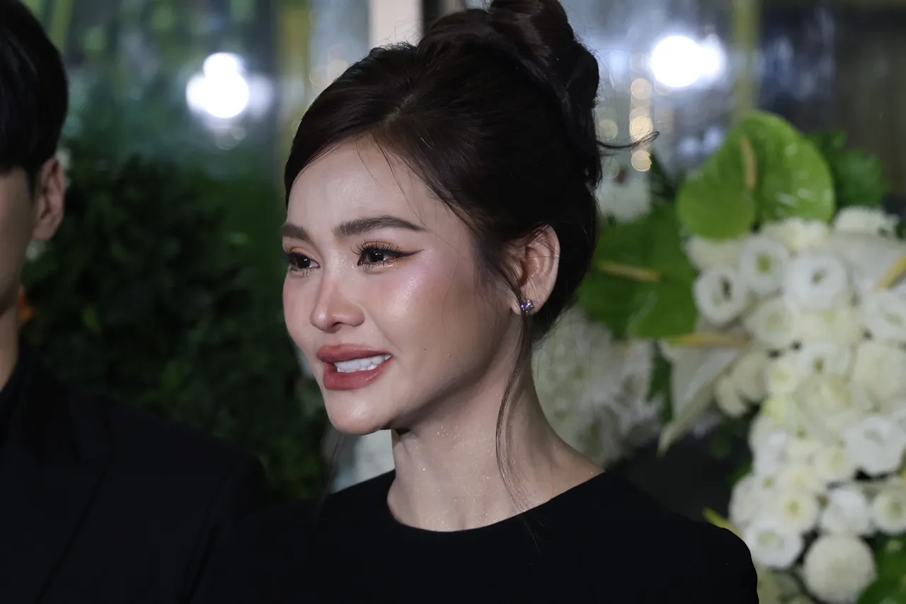 อิงฟ้า วราหะ ร้องไห้ เล่าถึงความผูกพันกับแม่สีดา เผยเหตุผลที่ให้สร้อยทองติดตัว