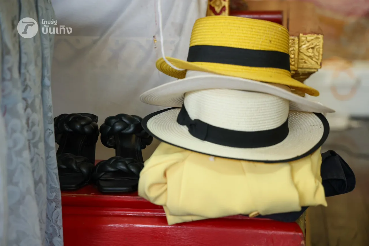 ลูกสาวแม่สีดา นำรางวัล-เสื้อผ้า-รองเท้า ตั้งที่ฐานโลงศพ เตรียมเผาให้ตามเจตนารมณ์