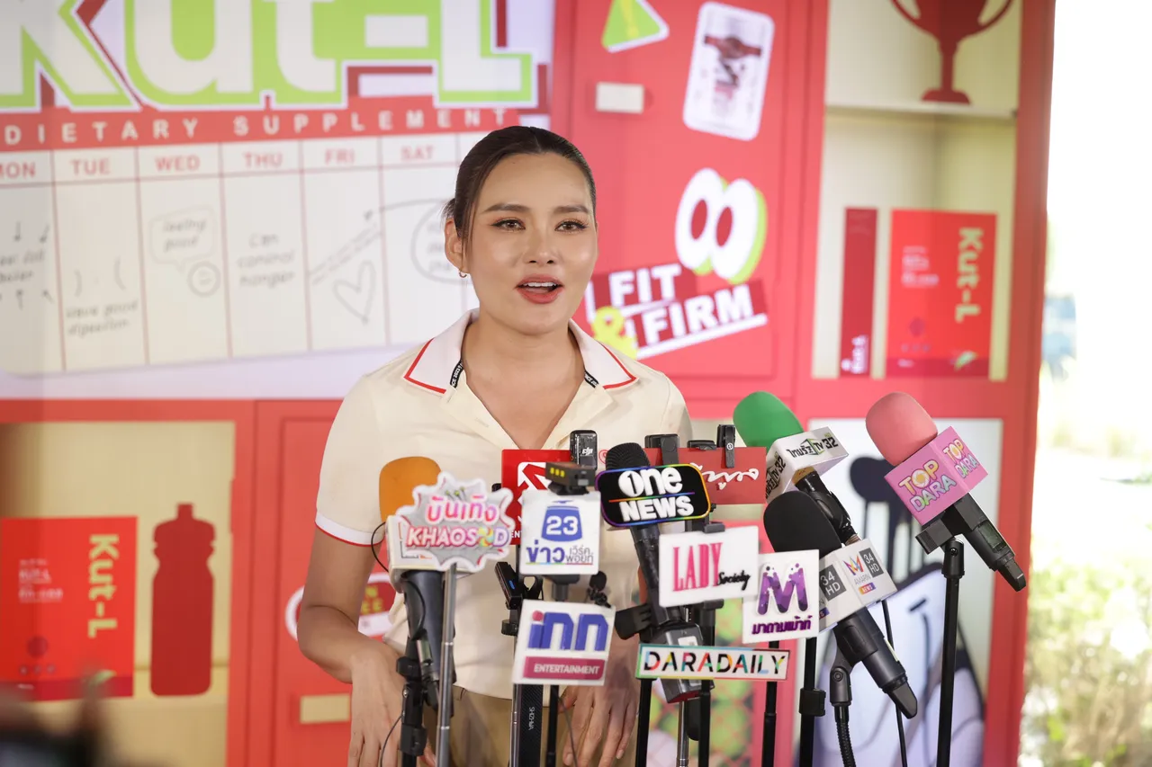 หญิง รฐา เล่าเรื่องสุดพีก เจอตัวแม่ กิ๊ก สุวัจนี เล่นนอกบทพ่นข้าวใส่หน้า 