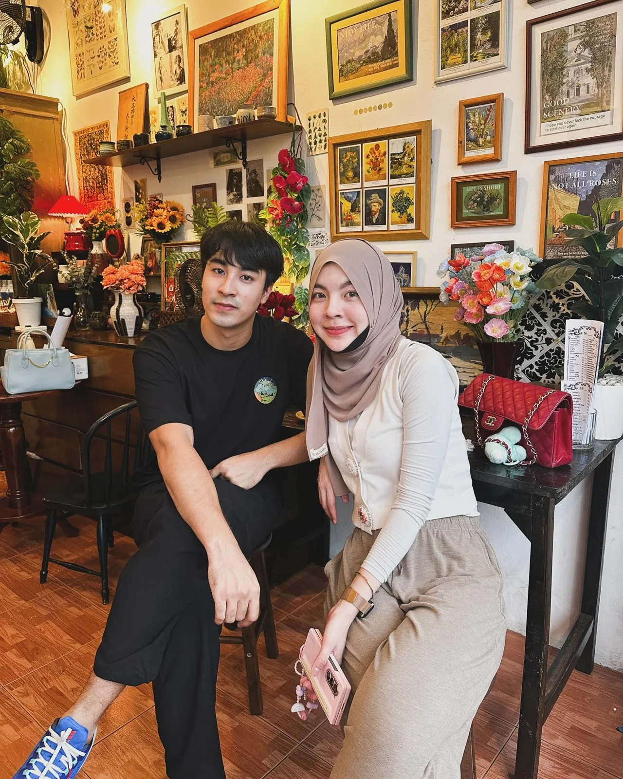 ส่องชีวิต ฟีฟ่า เปรมอนันต์ พระเอกช่อง 7 หลังแต่งงาน ช่วยภรรยาออกบูธขายบะหมี่