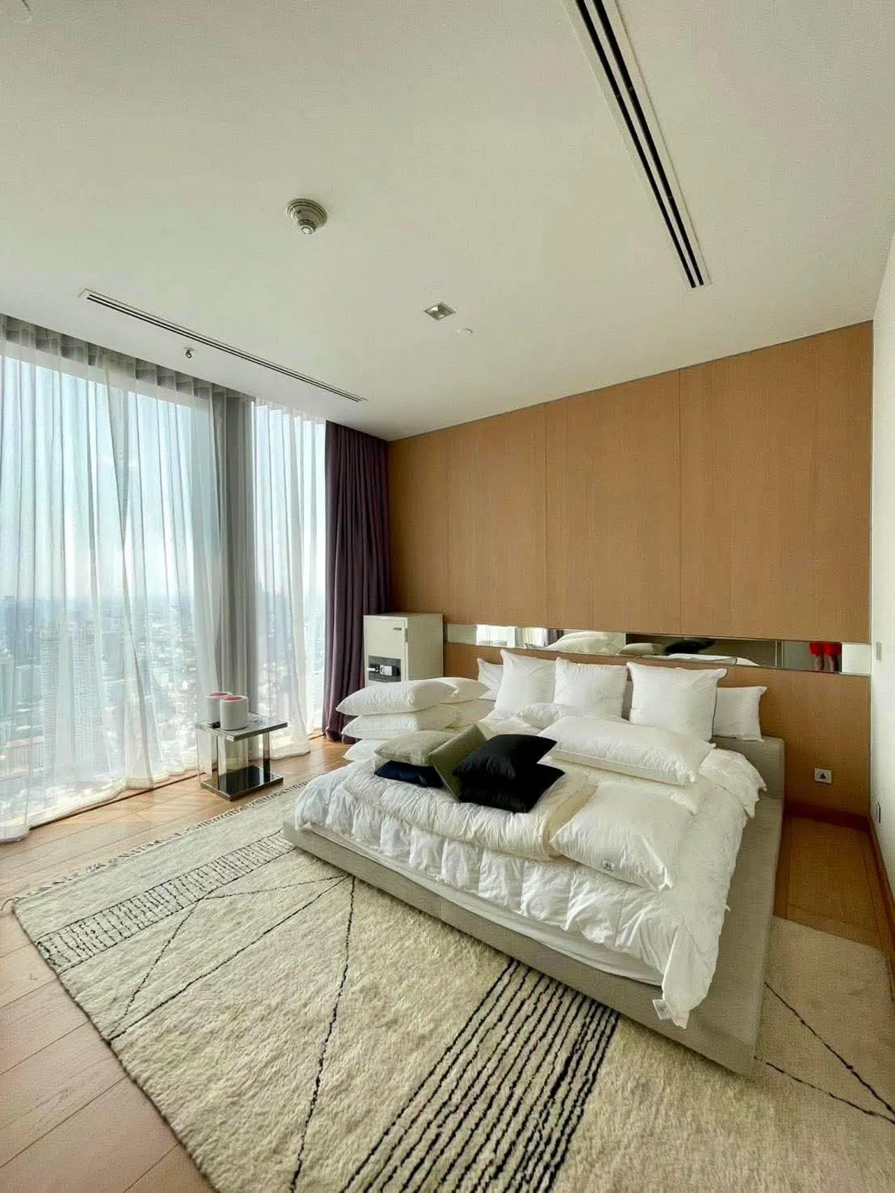 ฮือฮา! เพนต์เฮาส์ในตำนาน ดิว อริสรา ถูกประกาศปล่อยเช่าเดือนละ 2 ล้านบาท