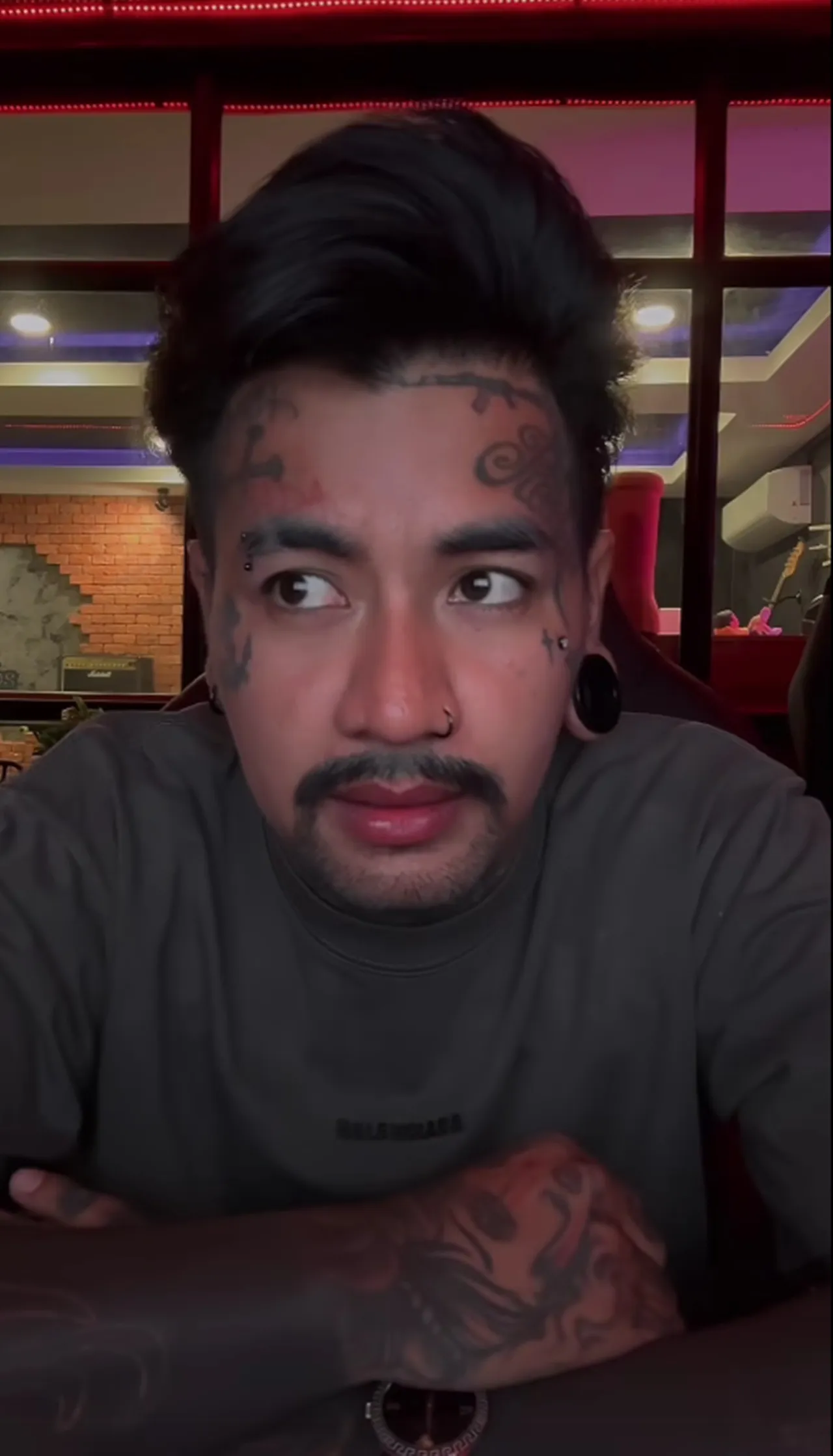 สรุปดราม่า เจ๋ง บิ๊กแอส ฟาดปมนักร้องเสพยา ปอน นิพนธ์ โพสต์สวนกลับก่อนไลฟ์ขอโทษ