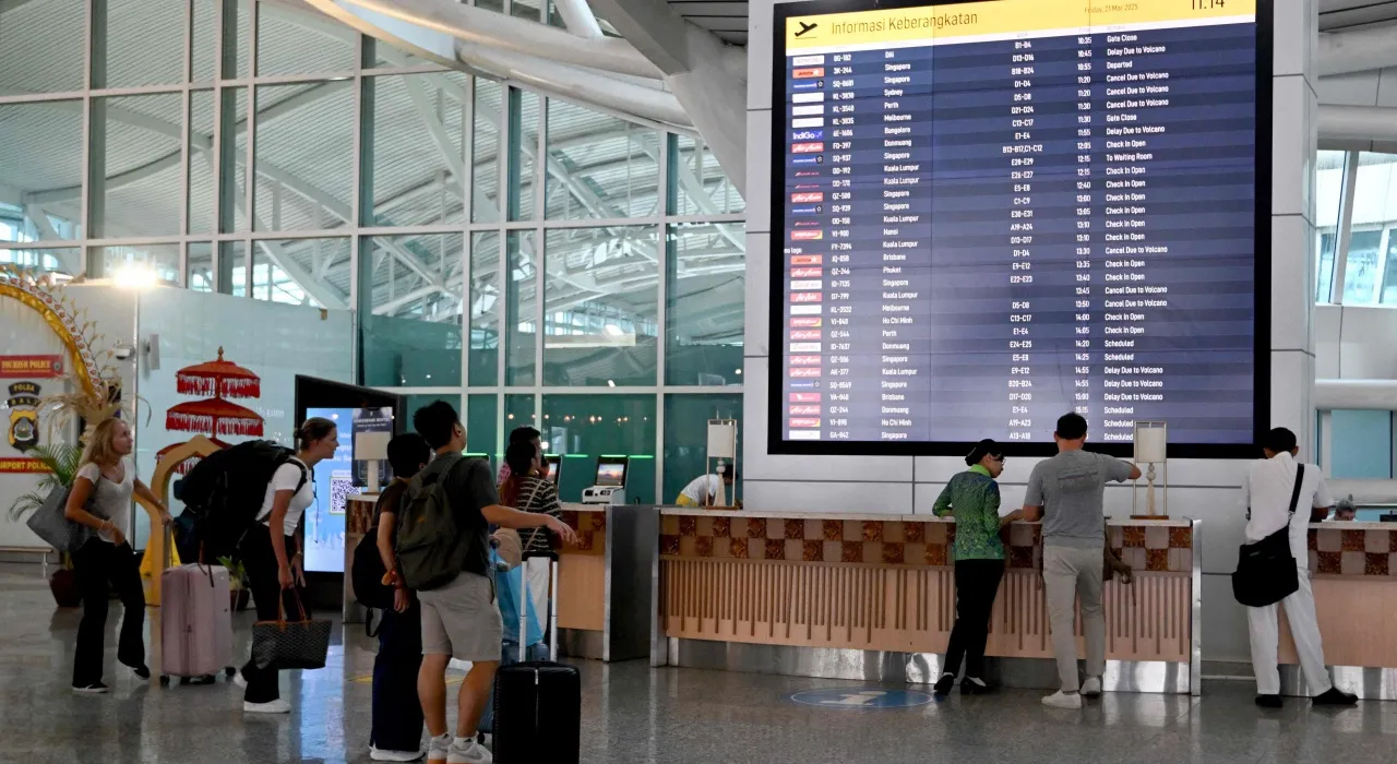 ด่วน เที่ยวบินจากบาหลีถูกยกเลิกหลังภูเขาไฟในอินโดนีเซียปะทุ