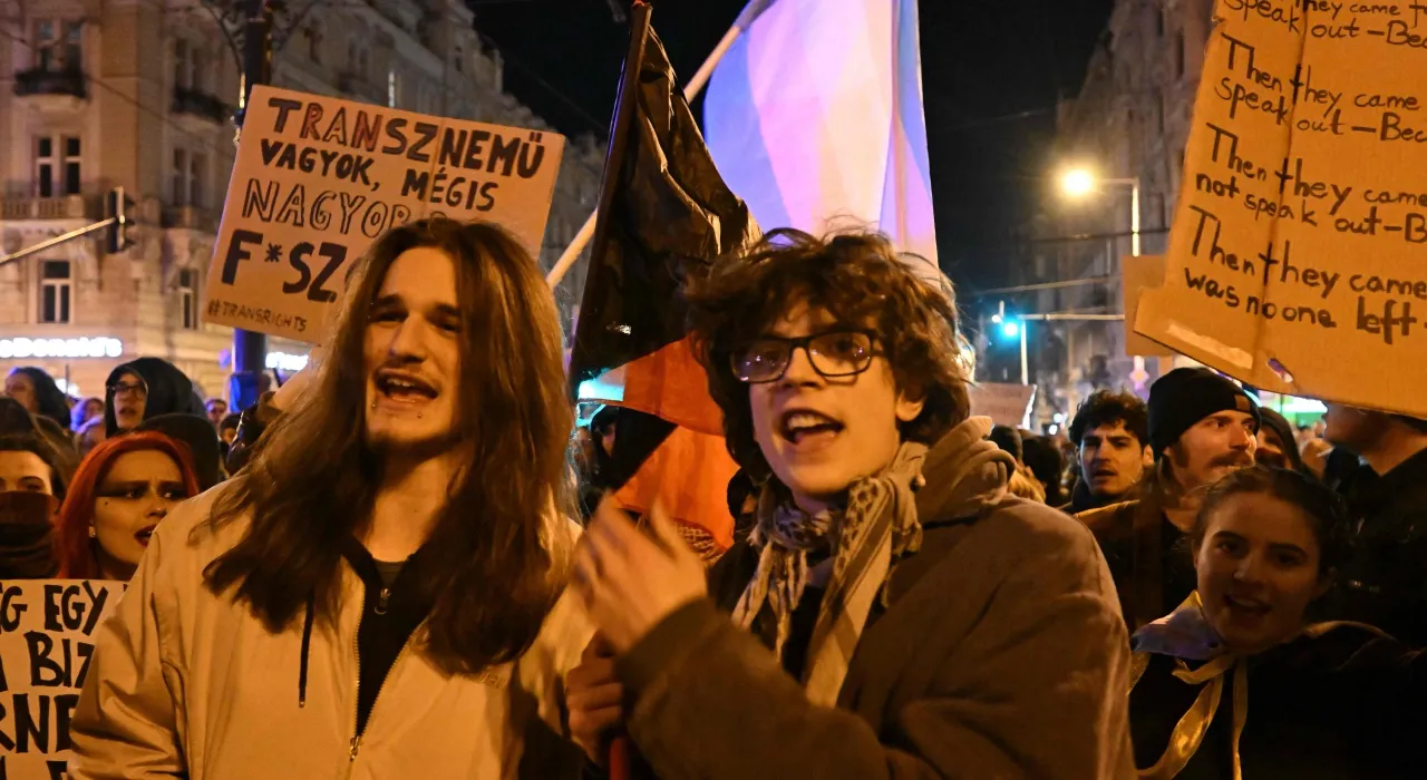 ส่องกฎหมายต้าน LGBTQ+ ฉบับใหม่ของฮังการี จุดชนวนประท้วงรุนแรง
