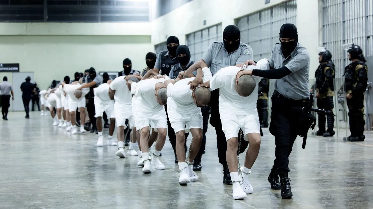 เปิดสภาพ CECOT คุกโหดของเอลซัลวาดอร์ ที่รัฐบาลทรัมป์ส่งผู้ต้องสงสัยเป็นสมาชิกแก๊งเวเนฯ 250 คนไป