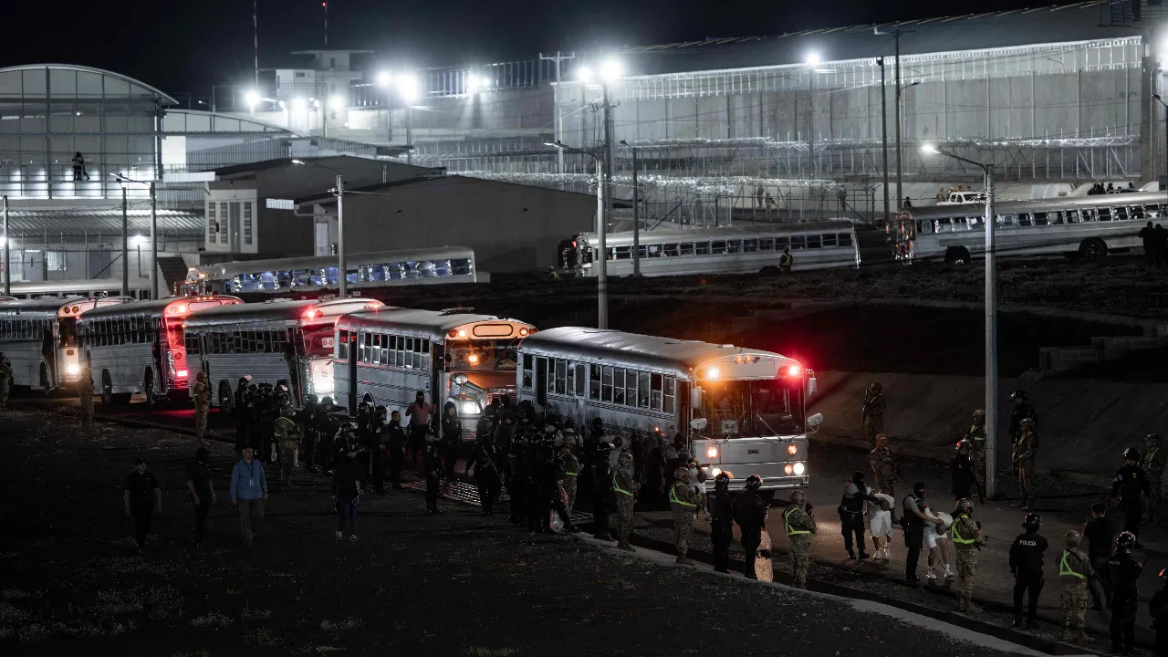 เปิดสภาพ CECOT คุกโหดของเอลซัลวาดอร์ ที่รัฐบาลทรัมป์ส่งผู้ต้องสงสัยเป็นสมาชิกแก๊งเวเนฯ 250 คนไป