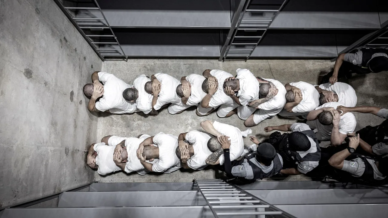 เปิดสภาพ CECOT คุกโหดของเอลซัลวาดอร์ ที่รัฐบาลทรัมป์ส่งผู้ต้องสงสัยเป็นสมาชิกแก๊งเวเนฯ 250 คนไป