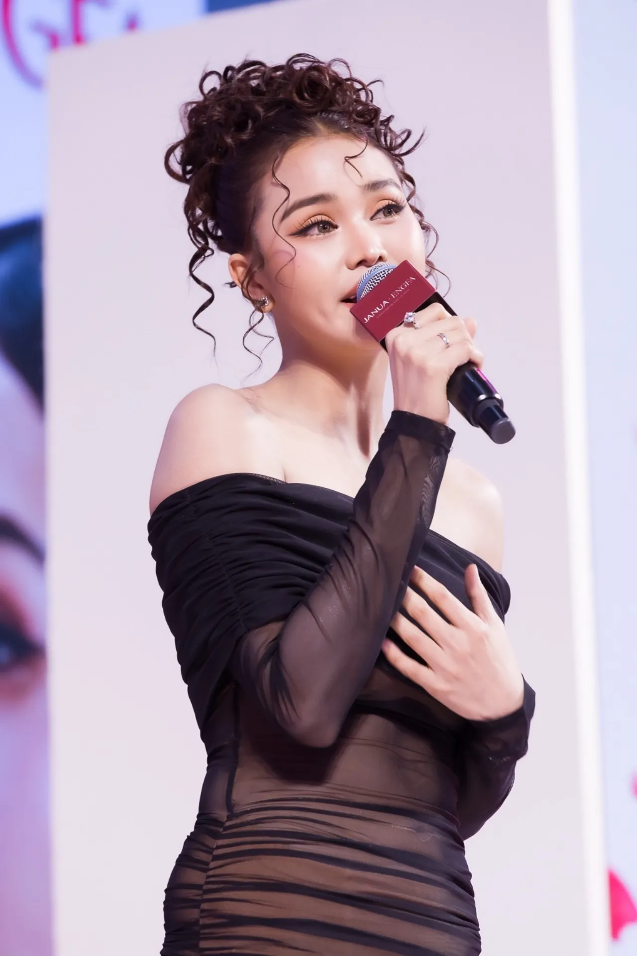 อิงฟ้า ดีใจแทบร้องไห้ มีชื่อเข้าชิงนำหญิง บนเวทีรางวัลนาฏราชครั้งแรก 