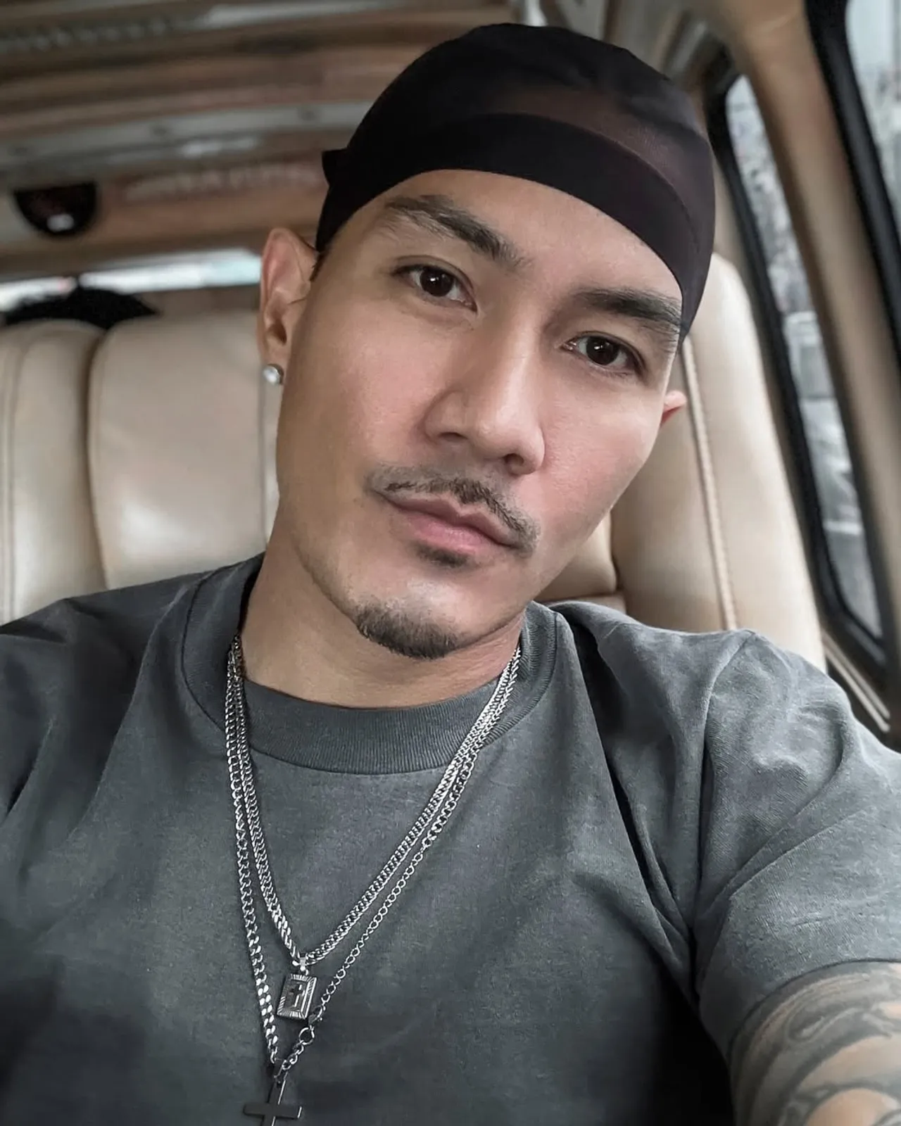 ชาวเน็ตชื่นชม แบงค์ วงแคลช หลังรู้ความจริงถูกคนป่วยอาการทางจิตคุกคาม 4 เดือน 