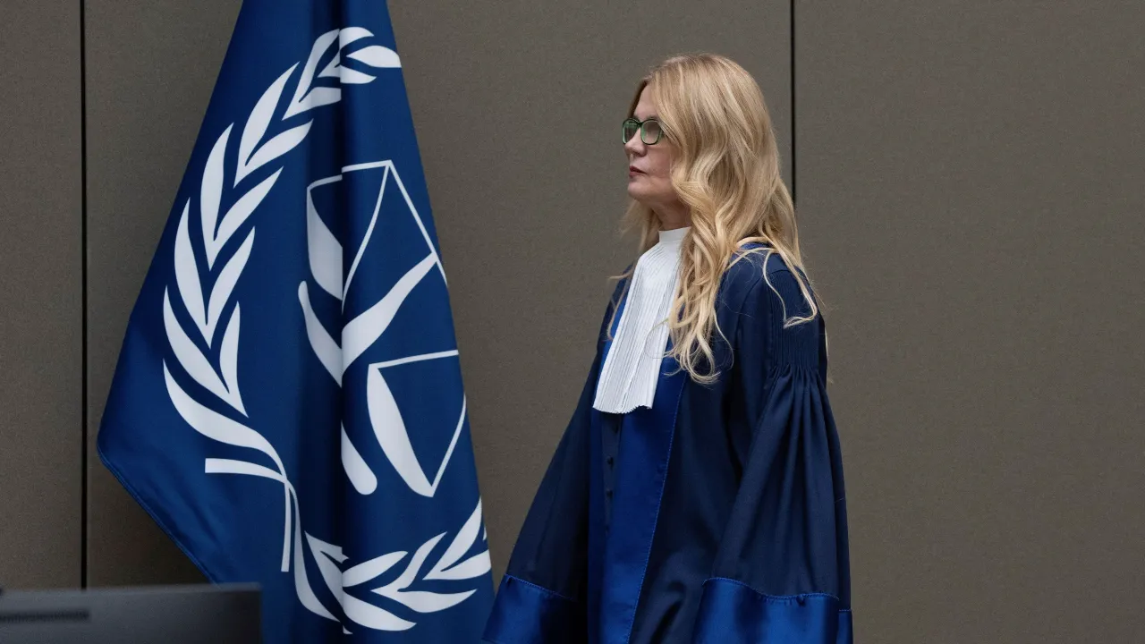 "ดูเตอร์เต" ขึ้นศาลโลกนัดแรก รับทราบข้อกล่าวหาก่ออาชญากรรมต่อมนุษยชาติจากการทำ สงครามปราบยาเสพติด