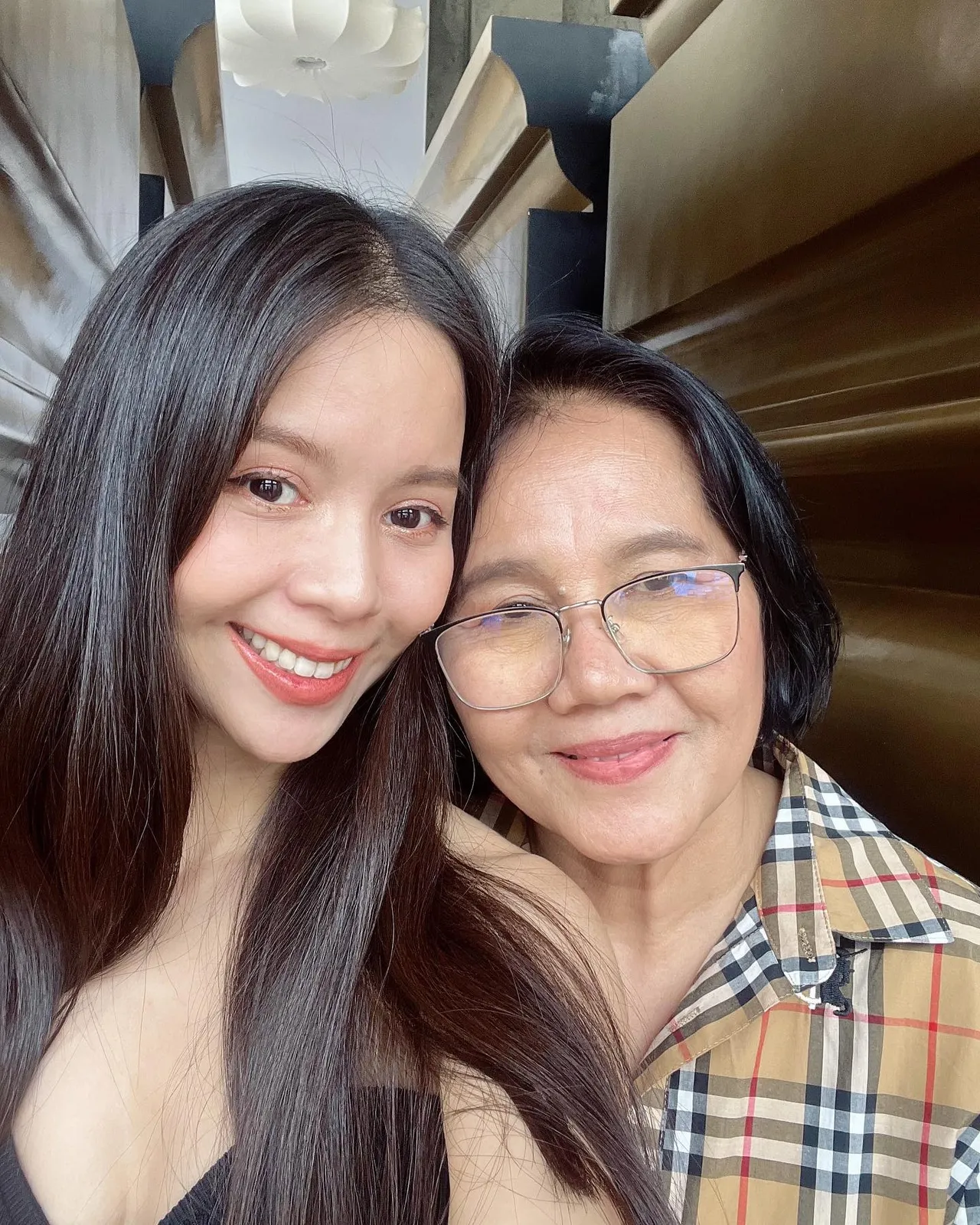 เมย์ จีระนันท์ เจอคุณแม่แล้ว ไปปฏิบัติธรรม ปรับความเข้าใจกันเรียบร้อย 