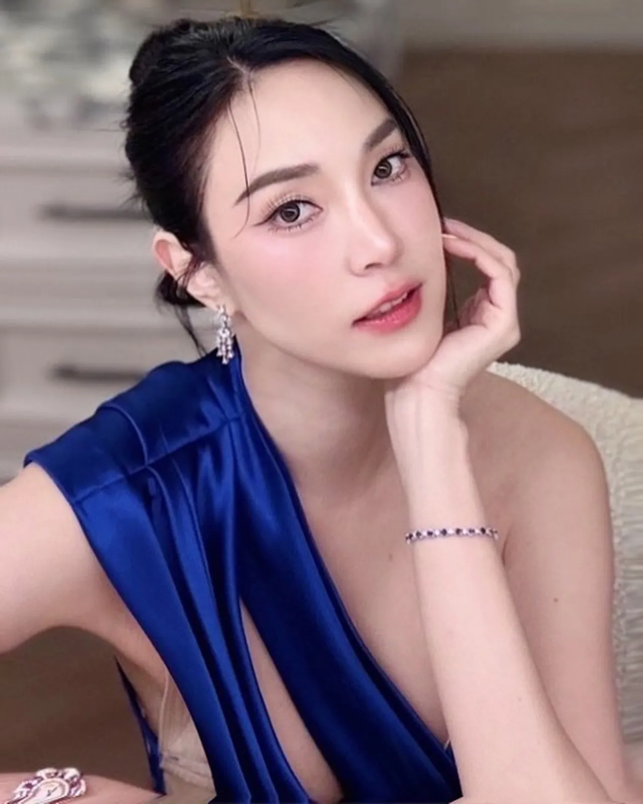 เมย์ พิชญ์นาฏ วอนหยุดโยงผ่านมา 10 ปีแล้ว แจงทำบุญใส่บาตรก่อนรู้ข่าวอดีต ผกก.ดัง