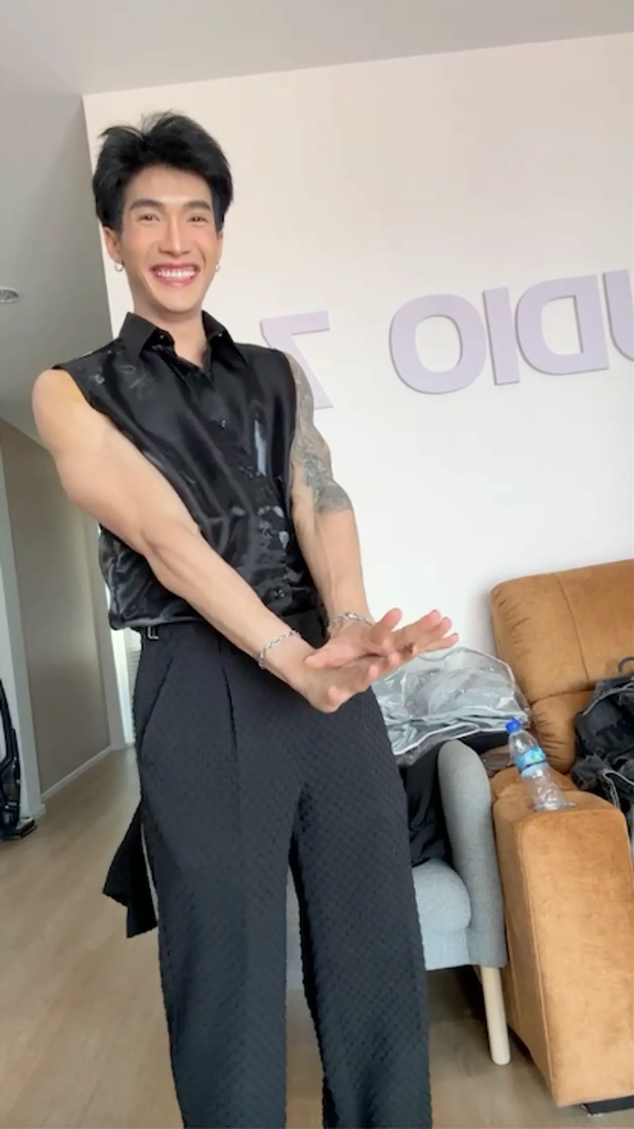 ประจักษ์ชัย พลิกวิกฤตเป็นโอกาส ปล่อยเพลงใหม่ ลำไย สั่งแดนเซอร์ชายห้ามเด้งแรง