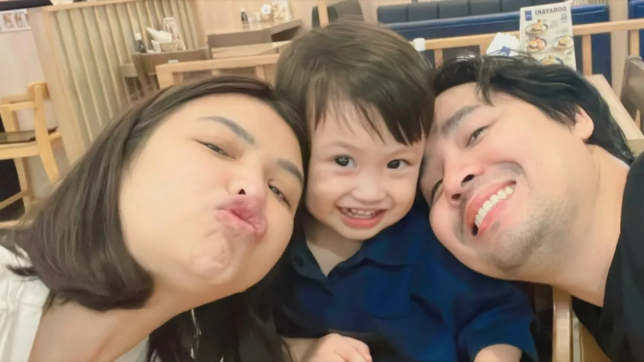 นักร้องผู้มาก่อนกาล หนูเล็ก บลูเบอร์รี่ รับกินแดนเซอร์ กระแต อาร์สยาม มา 9 ปี (คลิป)