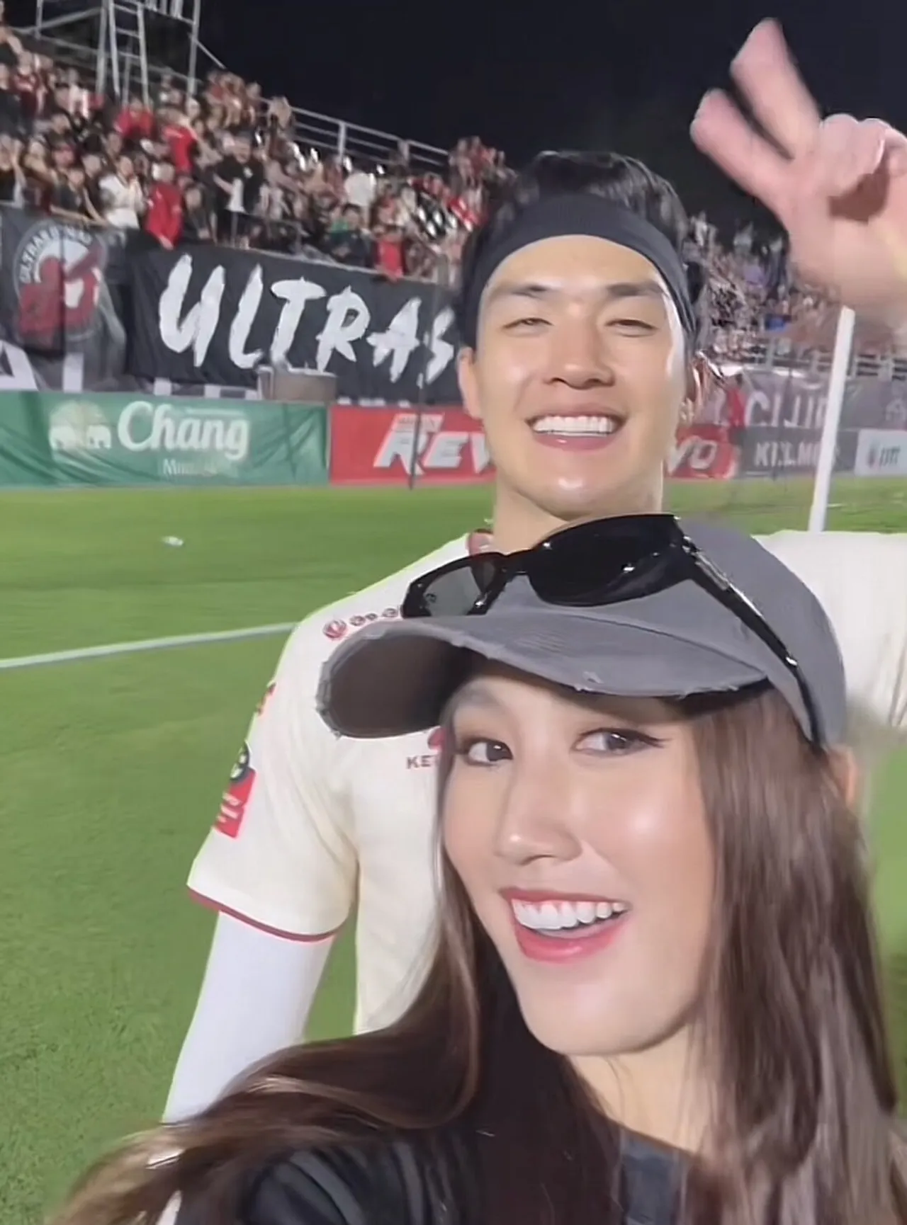 เบสท์ คำสิงห์ ตอบสถานะ ตี๋ บุญยเกียรติ หลังถูกจับตา สวยขึ้นไม่ได้แปลว่ามีความรัก