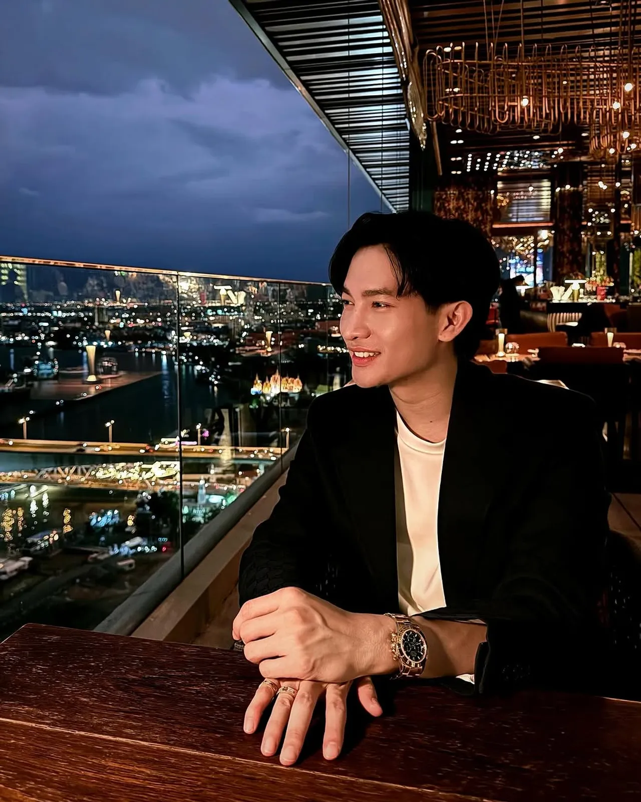 โปรไฟล์ไม่ไก่กา โตชิ แฟนแดนเซอร์ กระแต รวยมากเป็นทายาทโรงงานผลิตเครื่องสำอาง