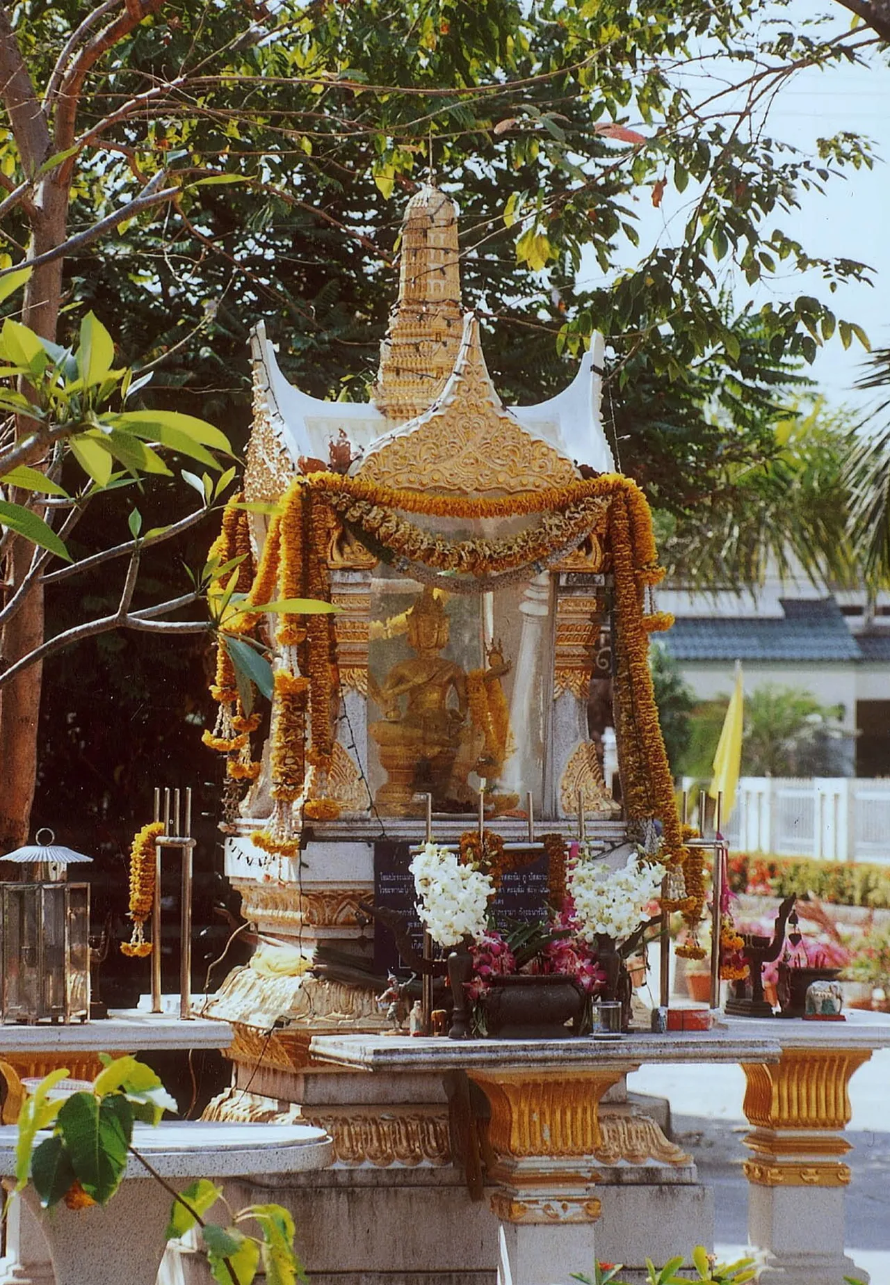 บูชา "พระพรหม" ในบ้าน เสริมปัญญา รุ่งเรือง ความสำเร็จ
