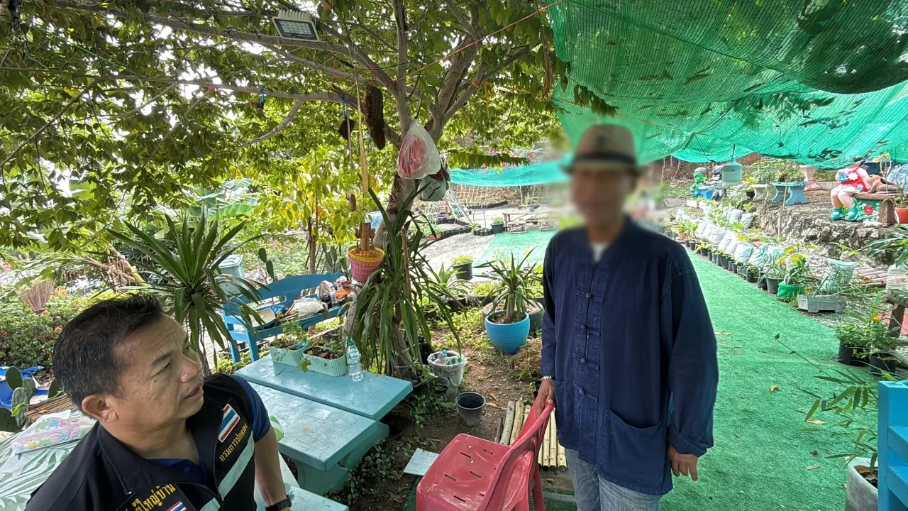“ท่านพี่-น้องหญิง” หลบตัวในรีสอร์ท ติดป้ายหมู่บ้านพญา-ธรรม หลังคนแฉสูญเงินหลักล้าน