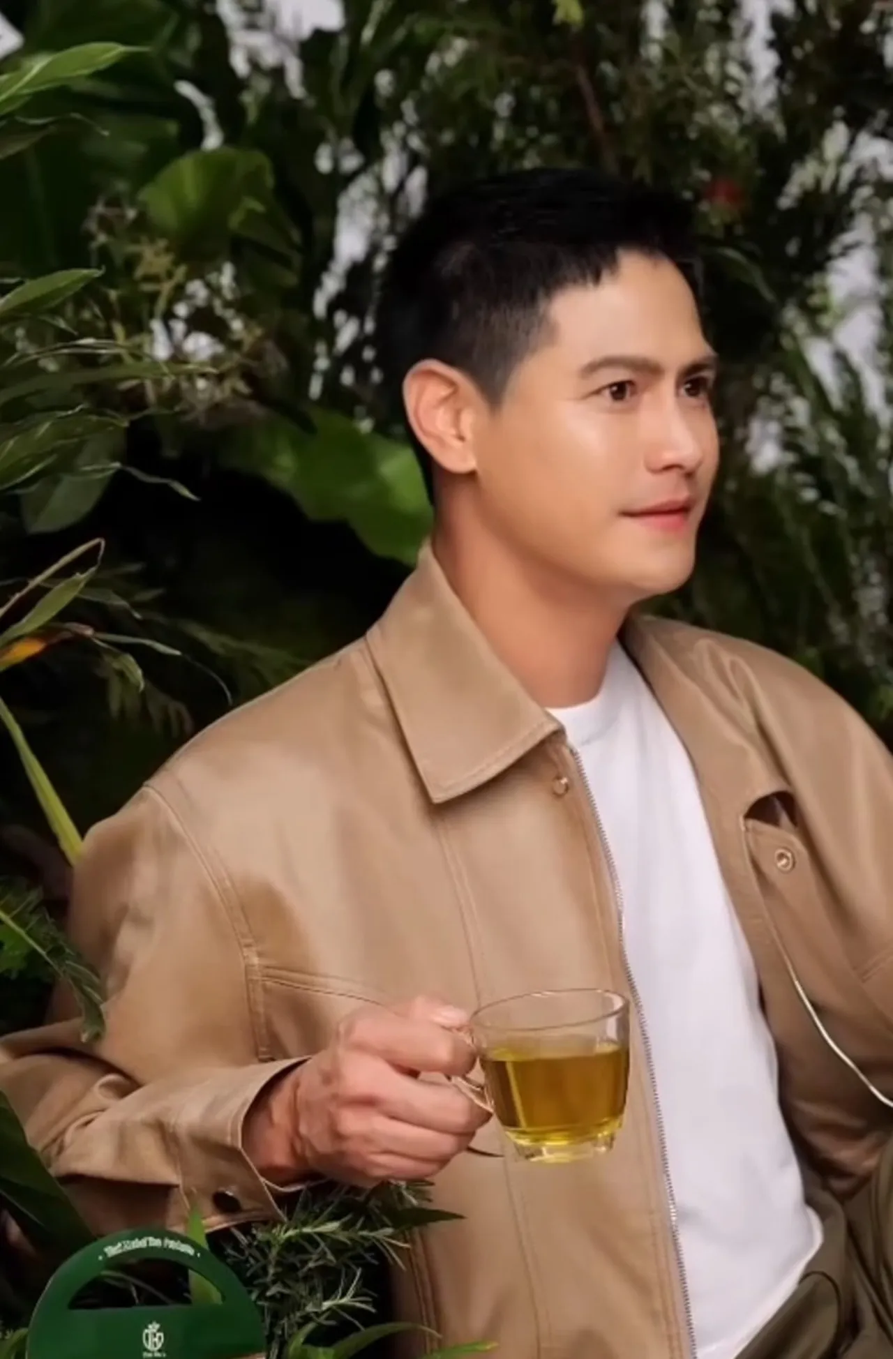 อปป้ามาเอง น้ำ รพีภัทร เสิร์ฟลุคร่างทอง เป็นเกษตรกรก็หล่อได้