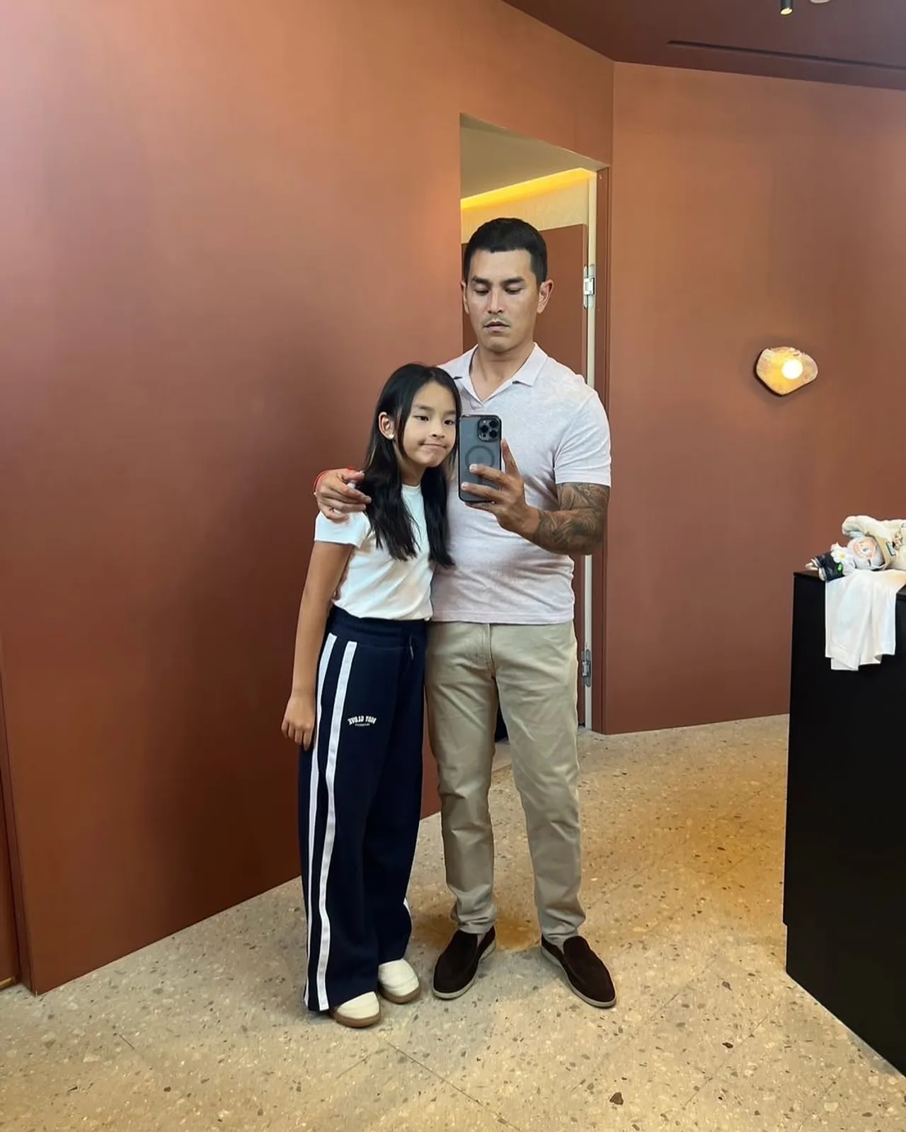 คุณปู่อวดโมเมนต์พ่อลูก สงกรานต์-น้องปีใหม่ สุดน่ารัก หน้าเหมือนกันราวกับแฝด