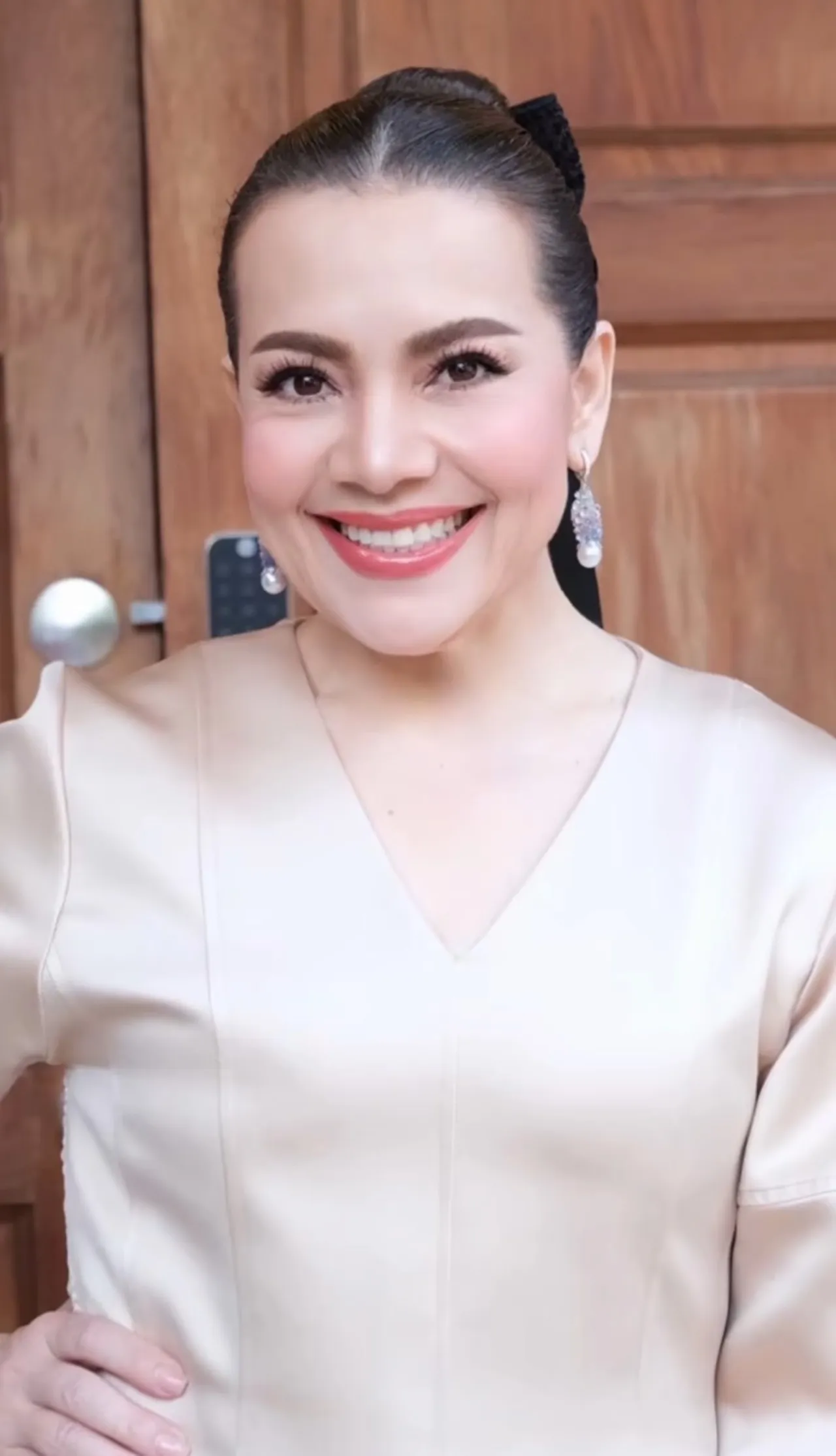 ว้าวมาก เปิดภาพ หนูแหม่ม สุริวิภา หลังทำศัลยกรรมยกหน้าใหม่ในวัย 58 ปี