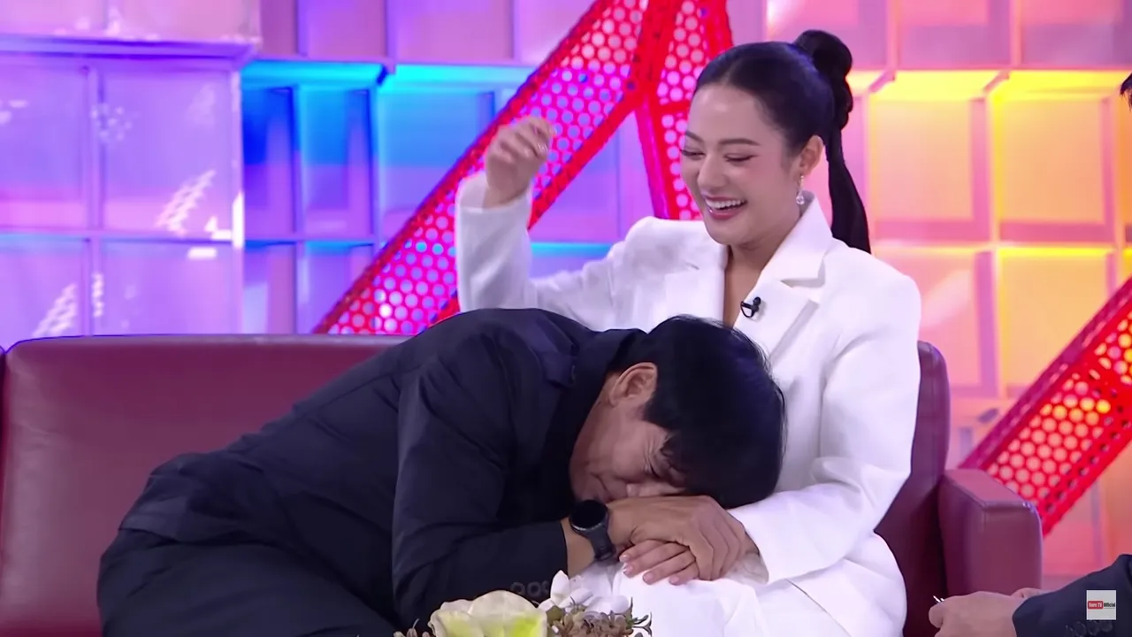 ไทด์-ทับทิม เล่าจุดเริ่มต้นรักเพราะวัคซีนเป็นเหตุ รับเคยคิดหนักเพราะอายุห่าง