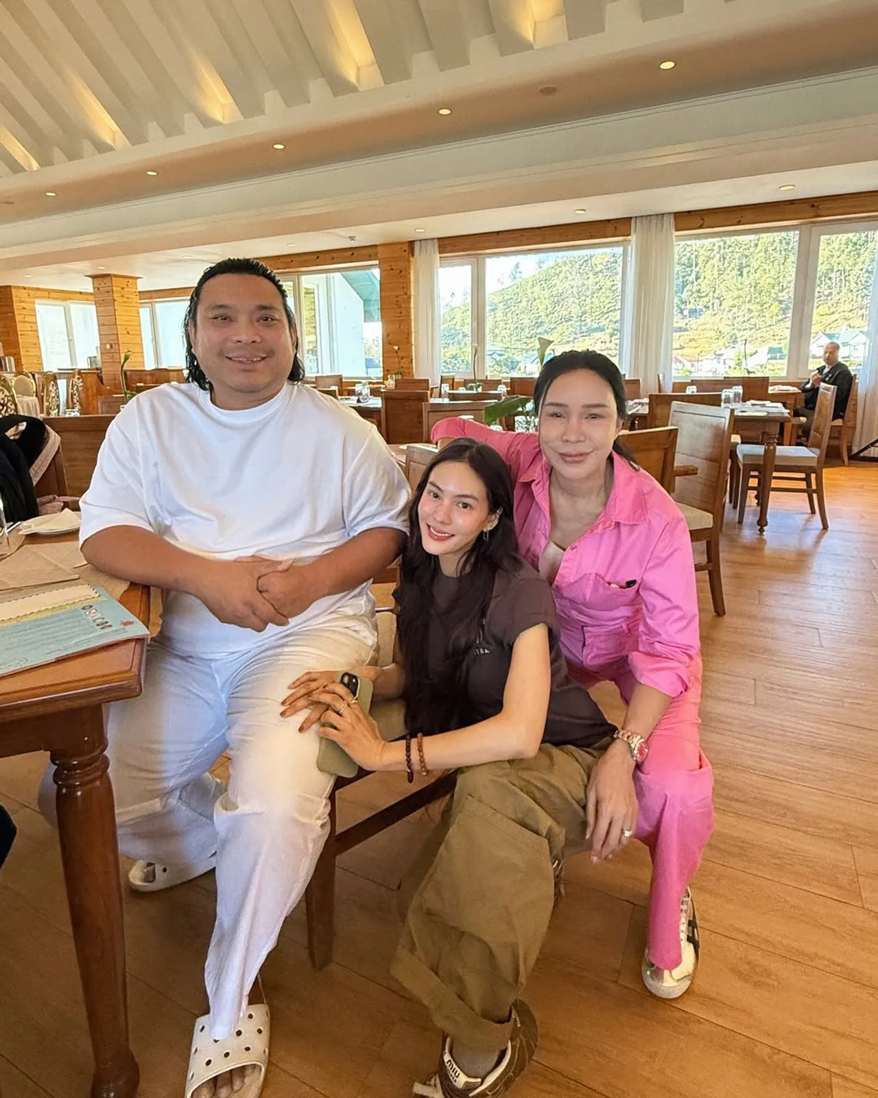 อ.โอเล่ ทำตามที่พูด พา เจนี่ ไปศรีลังกา หลังอธิษฐานตัดภพจบอดีตชาติพญานาค