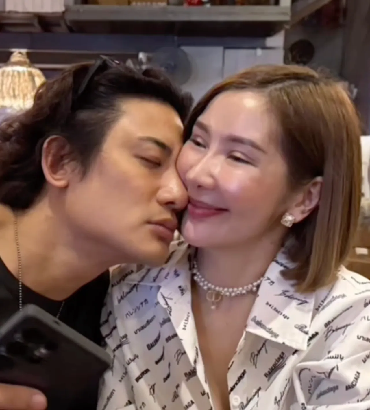 บิ๊ก ทองภูมิ ทำโซเชียลแตก ลงคลิปกับแฟนสาขาพิษณุโลก หวานฉ่ำจนทำแฟนคลับคลั่ง