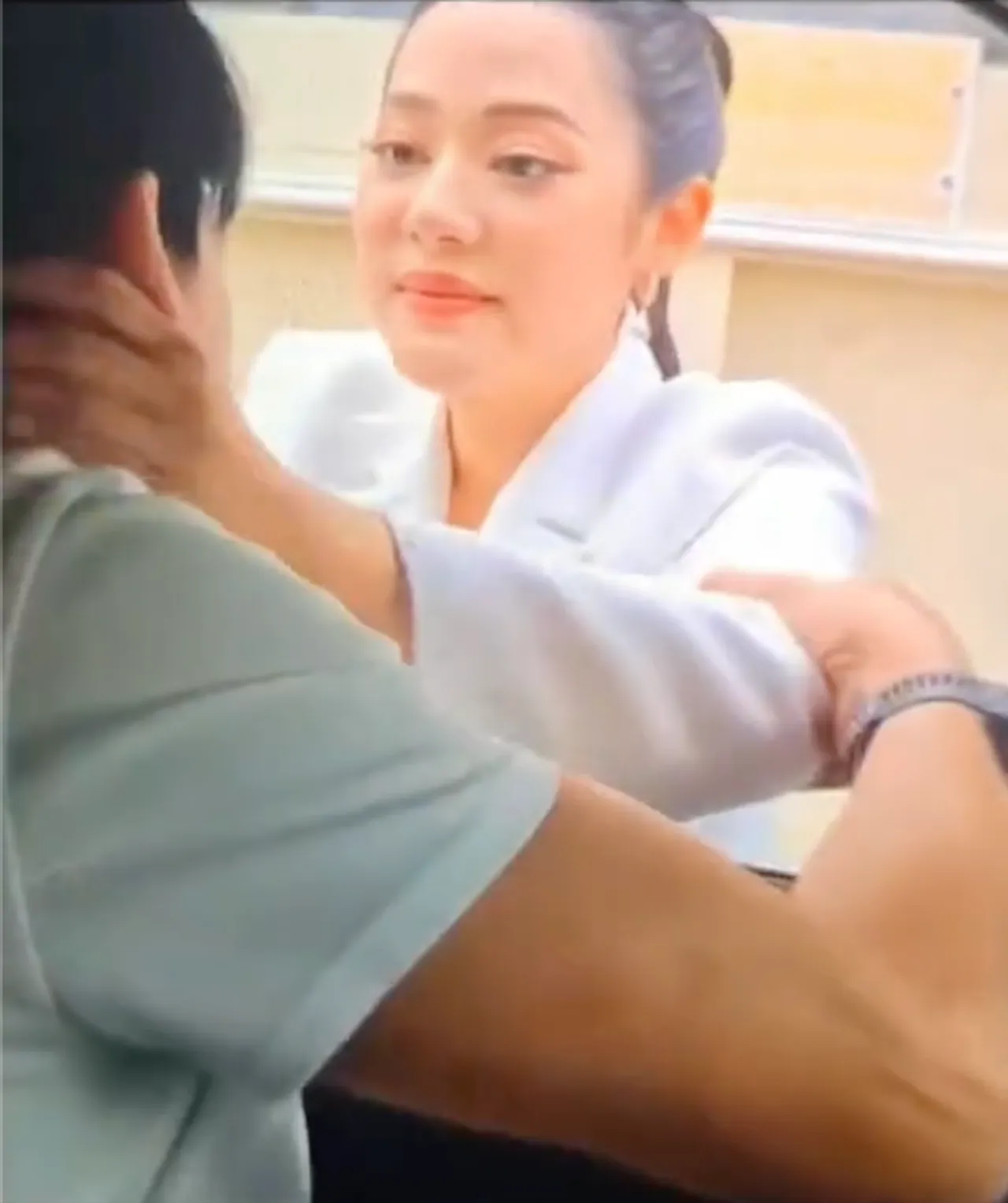 เพิ่งรู้ ทับทิม อัญรินทร์ ก็คลั่งรัก เปิดโมเมนต์หวานๆ ส่ง ไทด์ ขึ้นรถ 